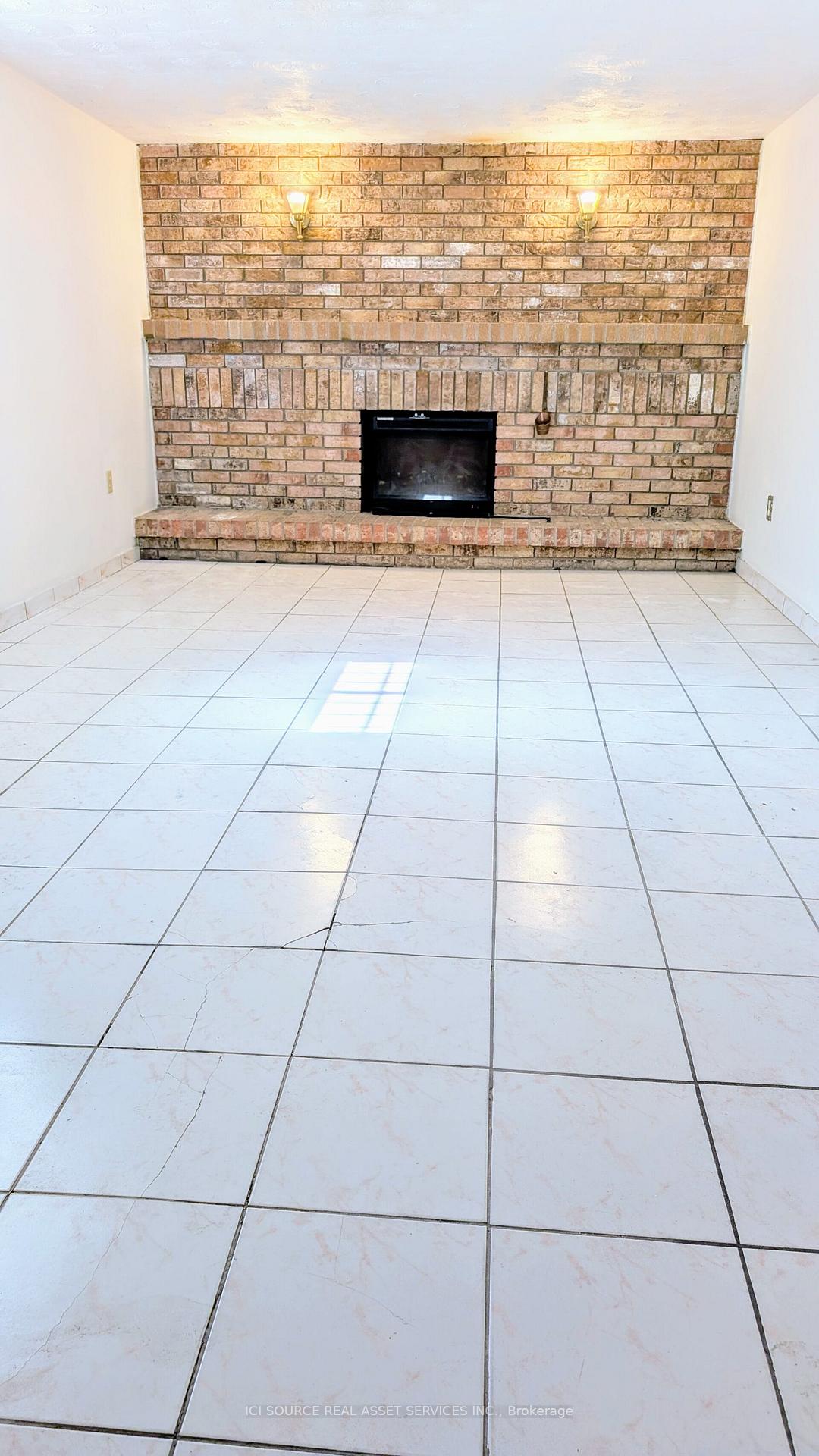 Photo 11 of 934 Lawrence Road, Hamilton, Rosedale — HOMEH