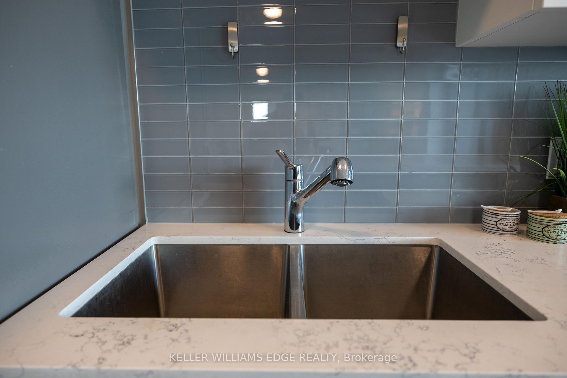 Photo 7 of Unit 902, 15 Queent Street S, Hamilton, Central — HOMEH
