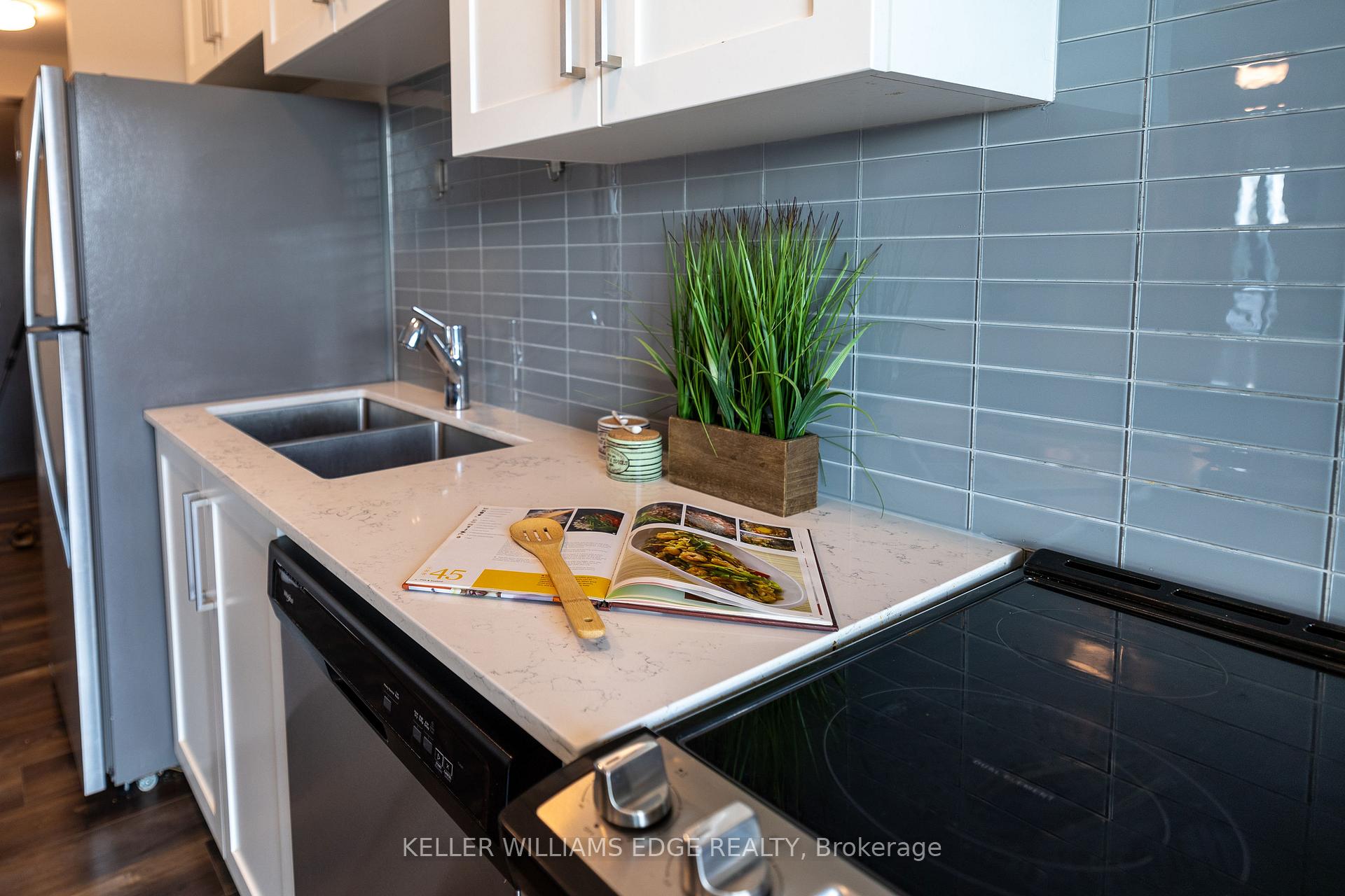 Photo 8 of Unit 902, 15 Queent Street S, Hamilton, Central — HOMEH