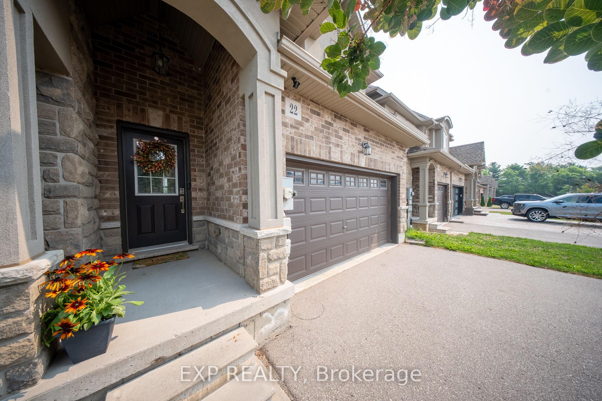 Photo 6 of 22 Madonna Drive, Hamilton, Carpenter — HOMEH