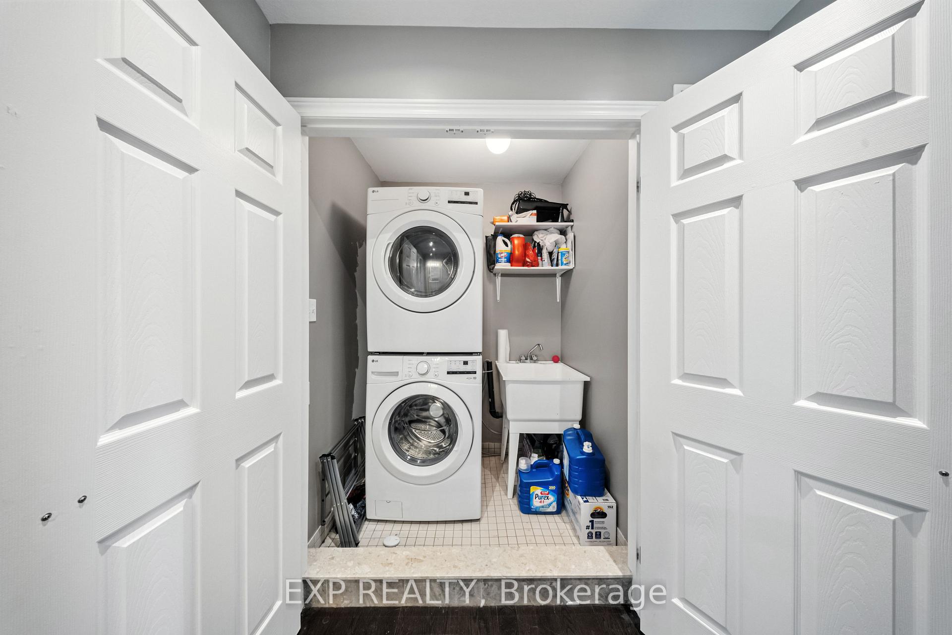 Photo 35 of 22 Madonna Drive, Hamilton, Carpenter — HOMEH