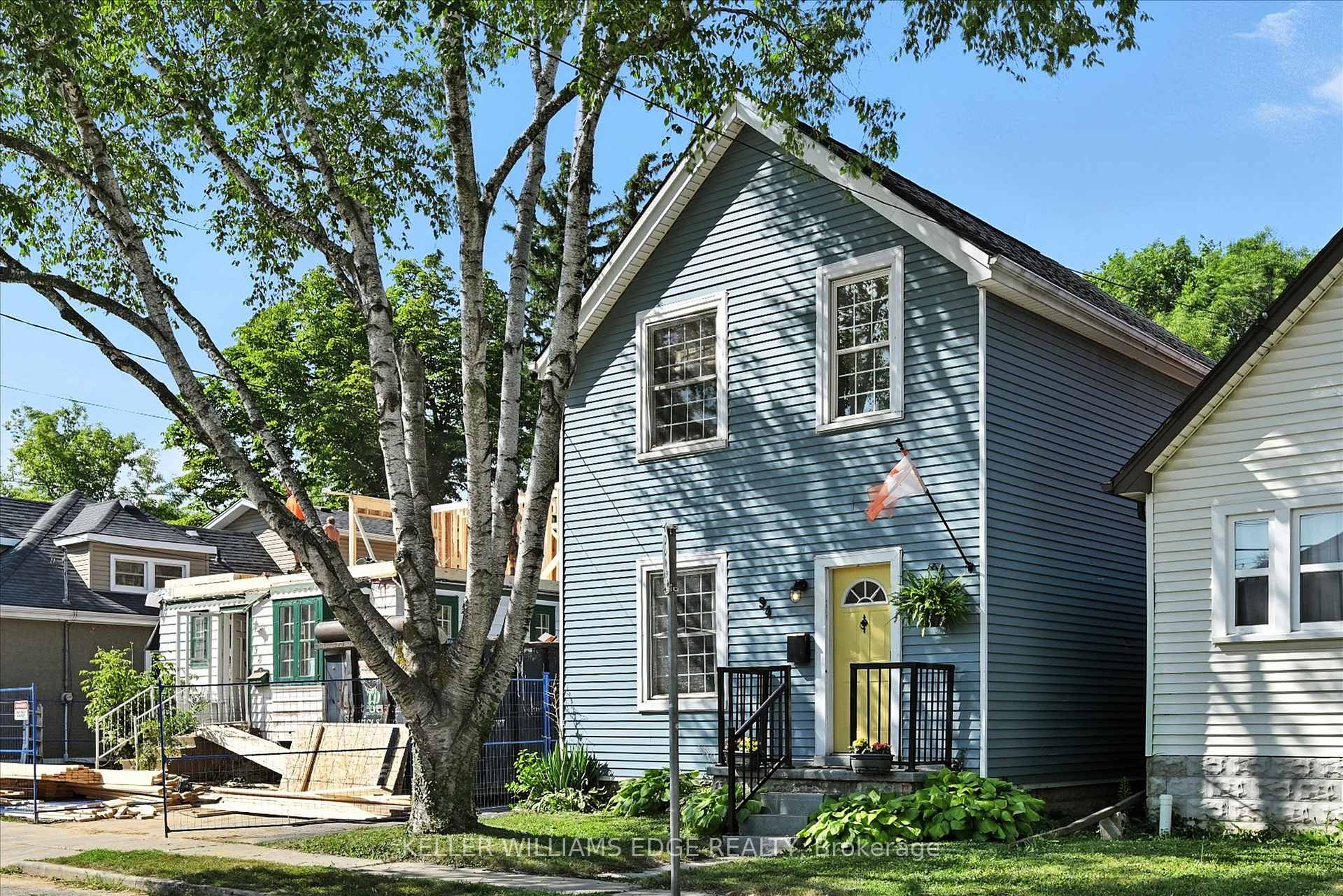 Front of 94 Royal Avenue