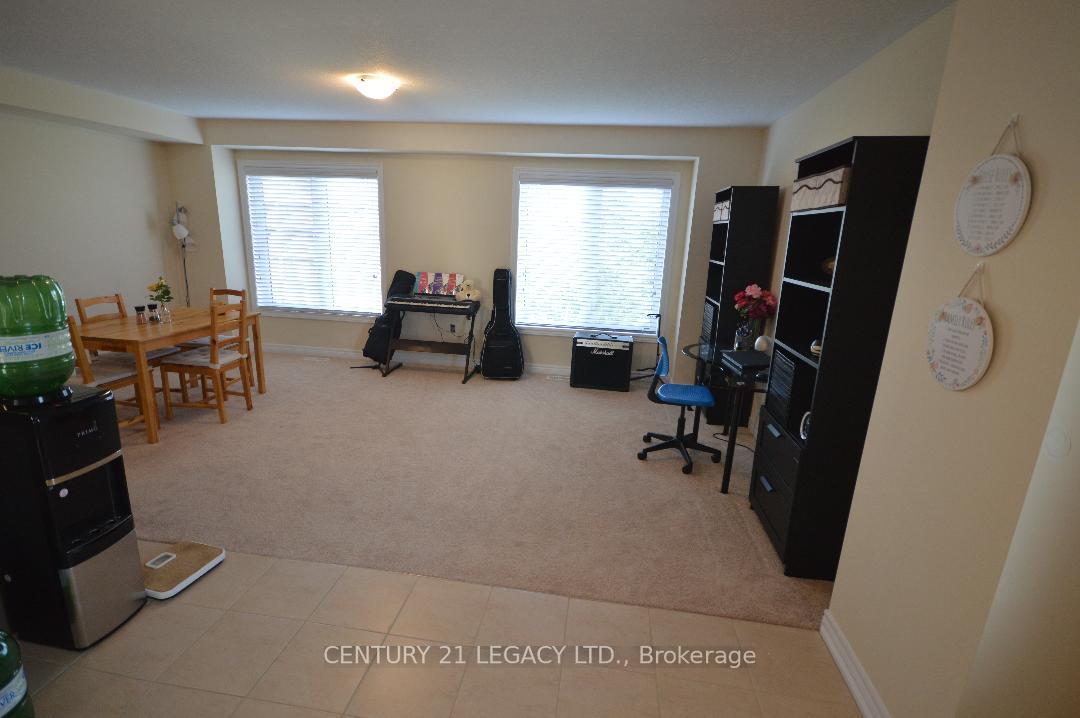 Photo 4 of Unit 1, 420 Linden Drive, Cambridge, Preston Heights — HOMEH