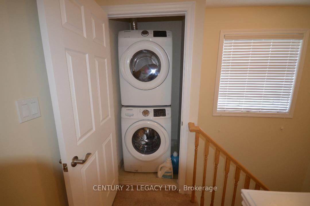 Photo 10 of Unit 1, 420 Linden Drive, Cambridge, Preston Heights — HOMEH