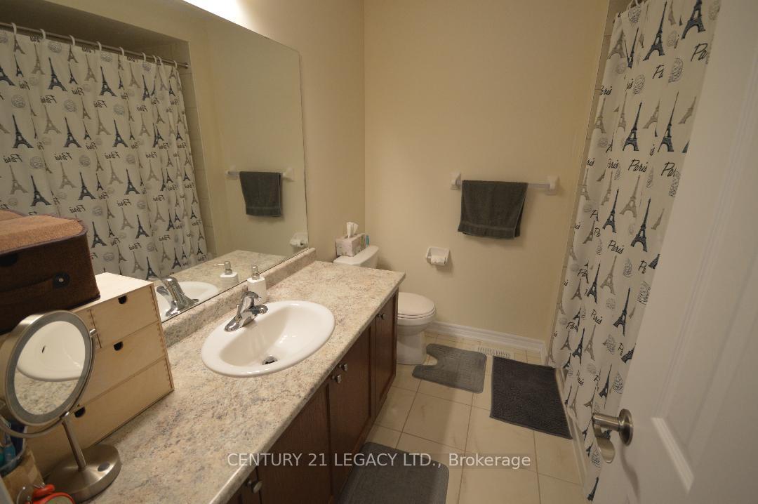 Photo 11 of Unit 1, 420 Linden Drive, Cambridge, Preston Heights — HOMEH