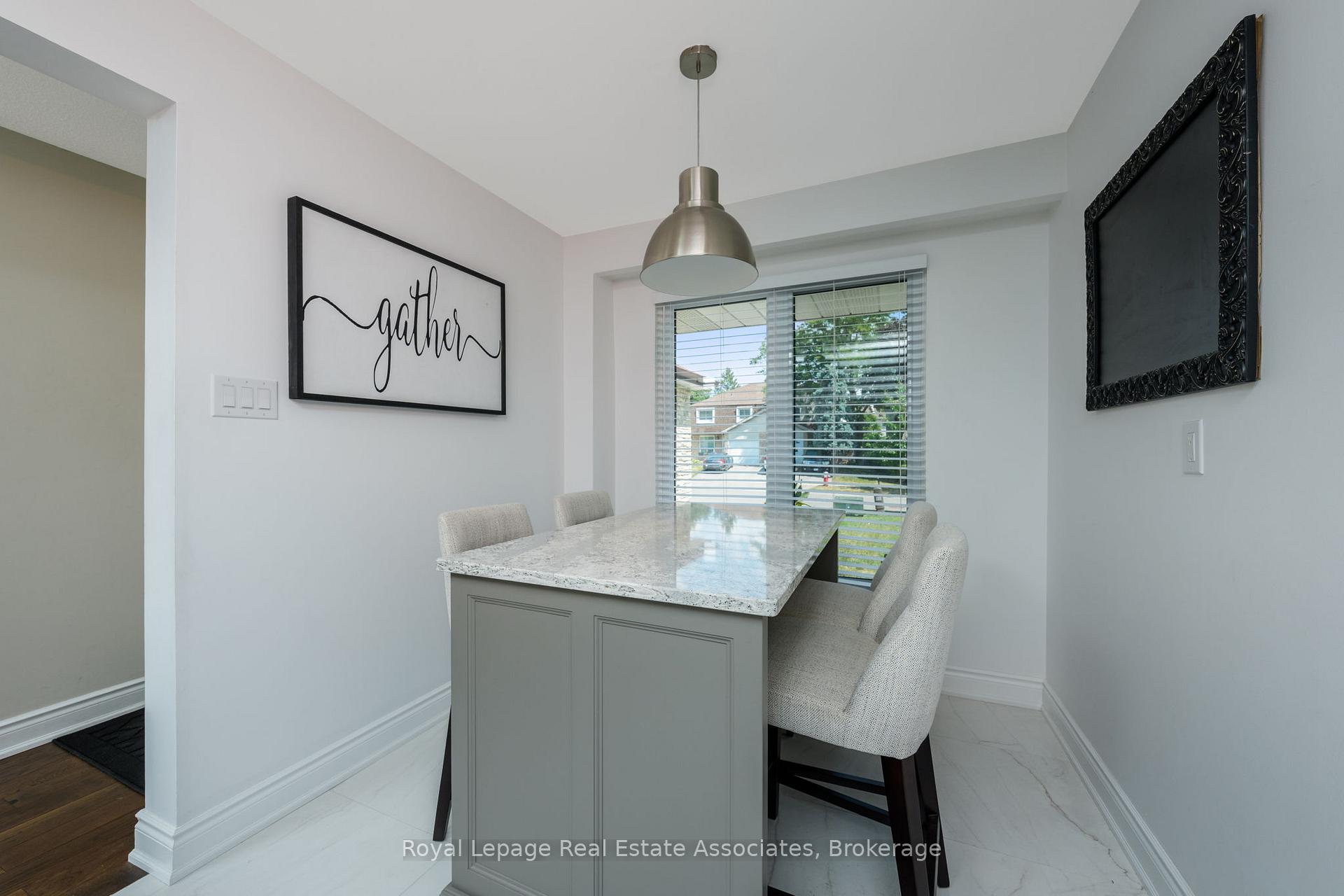Photo 6 of 53 Fanshawe Drive, Brampton, Heart Lake West — HOMEH