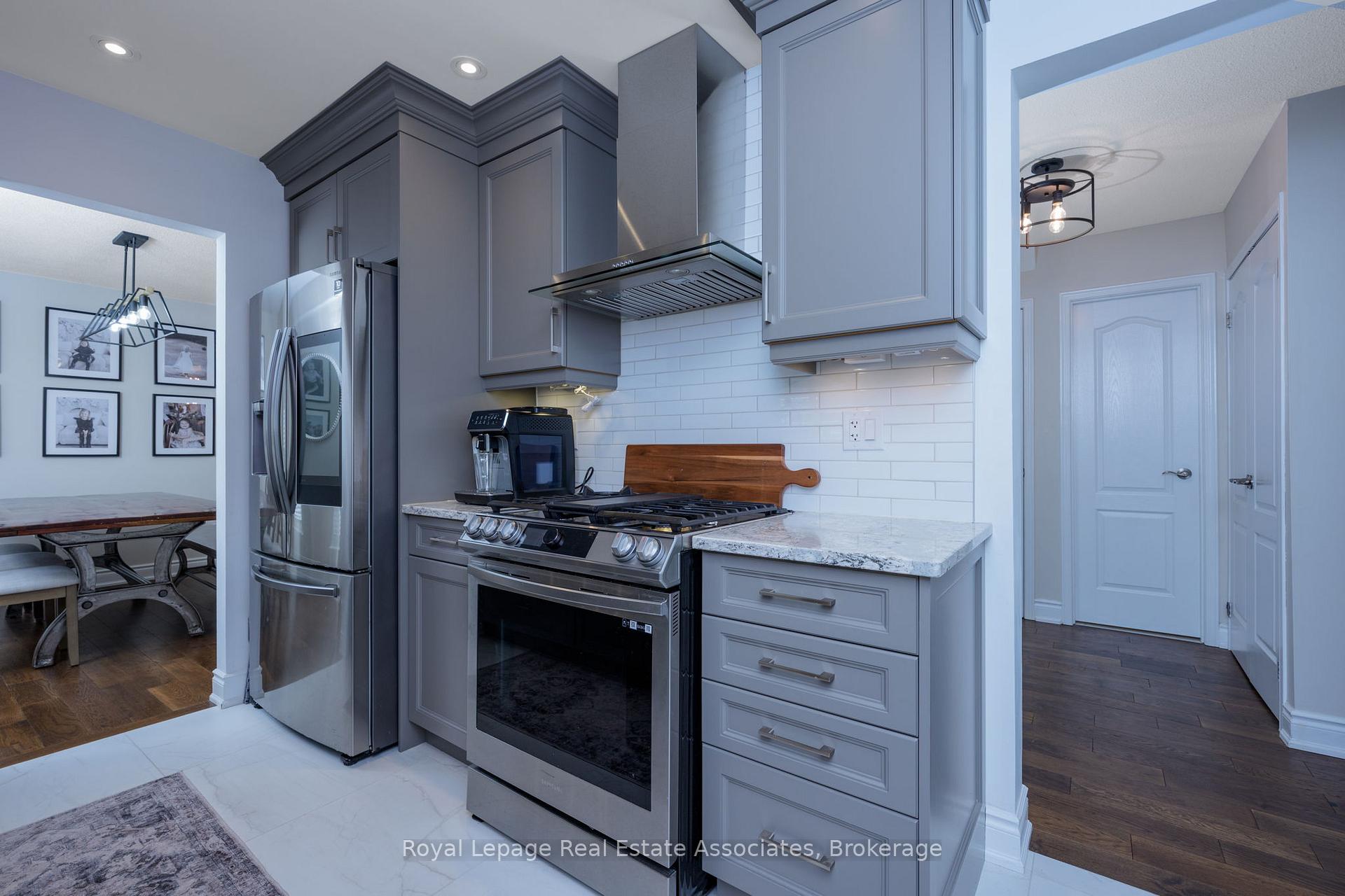 Photo 9 of 53 Fanshawe Drive, Brampton, Heart Lake West — HOMEH