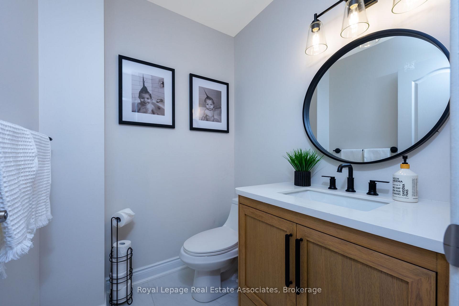 Photo 13 of 53 Fanshawe Drive, Brampton, Heart Lake West — HOMEH