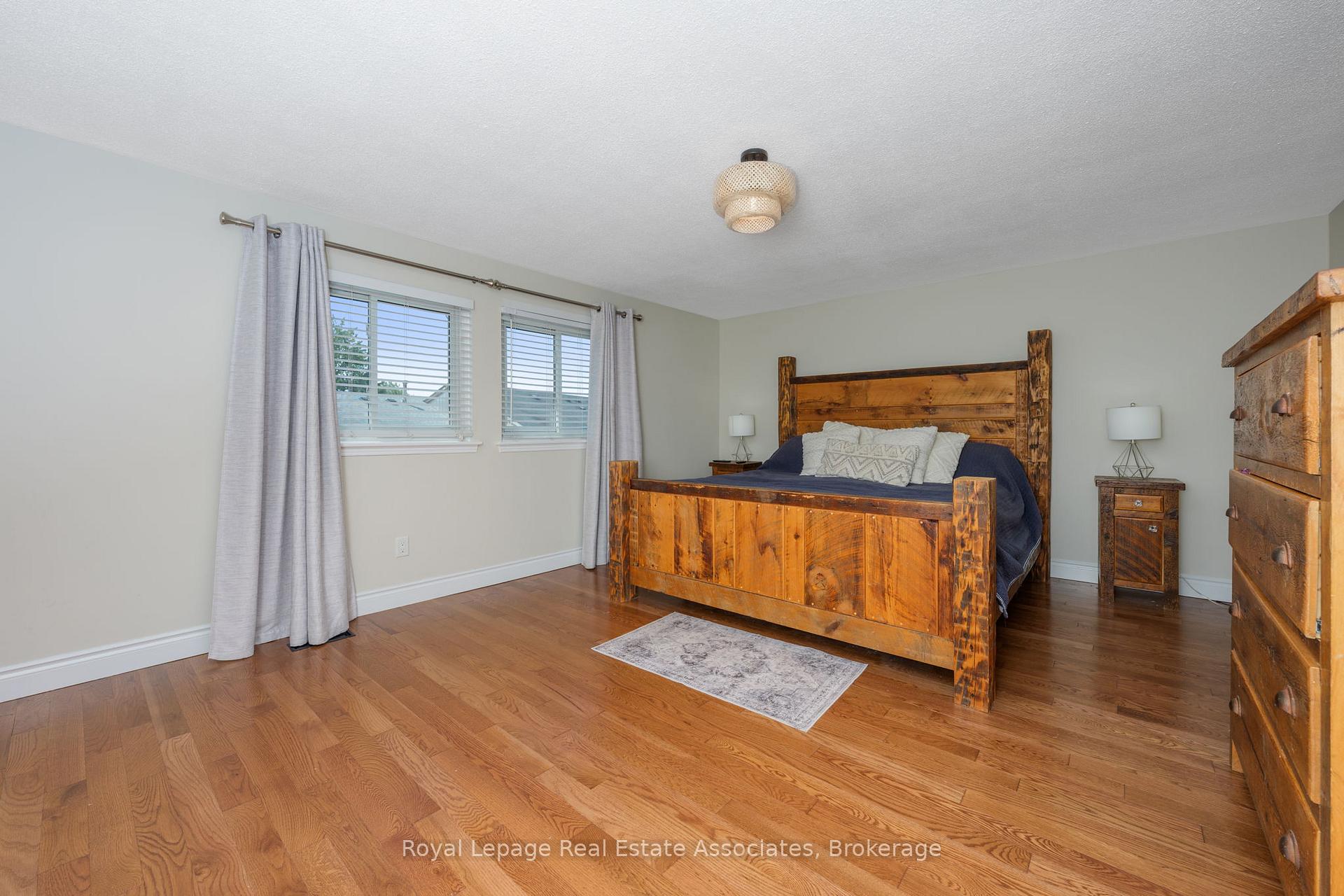 Photo 14 of 53 Fanshawe Drive, Brampton, Heart Lake West — HOMEH