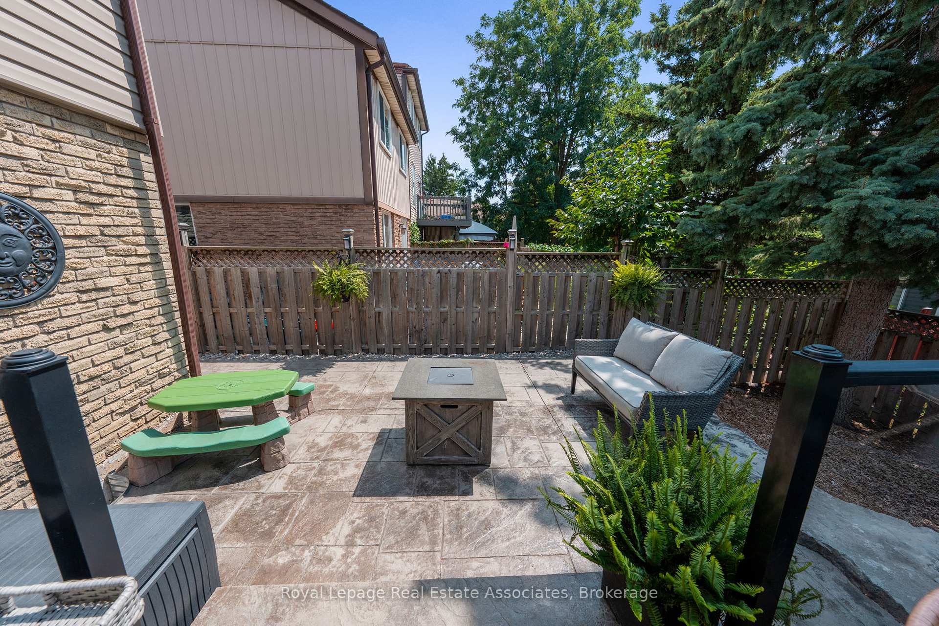 Photo 25 of 53 Fanshawe Drive, Brampton, Heart Lake West — HOMEH