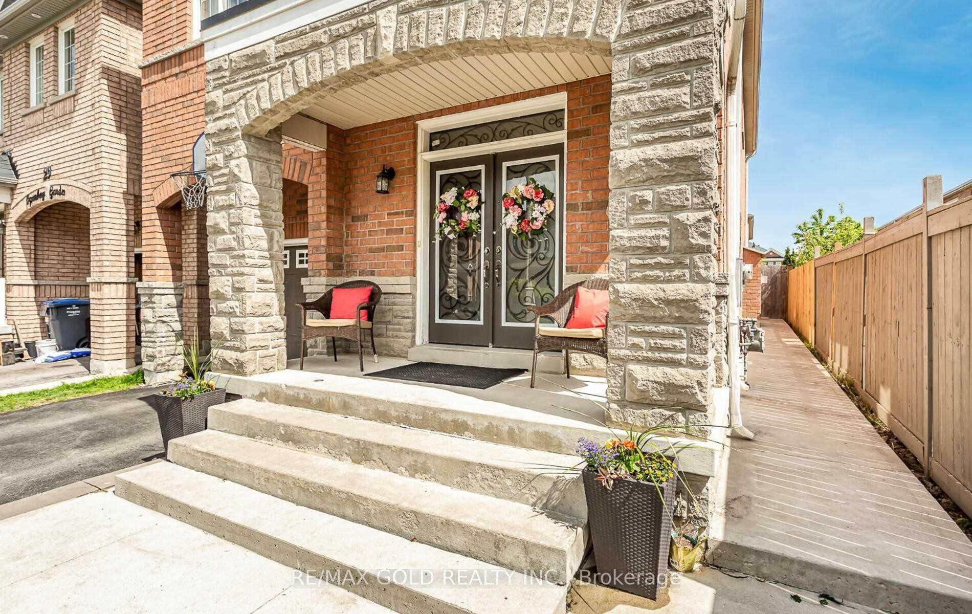 Photo 2 of 31 Openbay Gardens, Brampton, Sandringham-Wellington — HOMEH