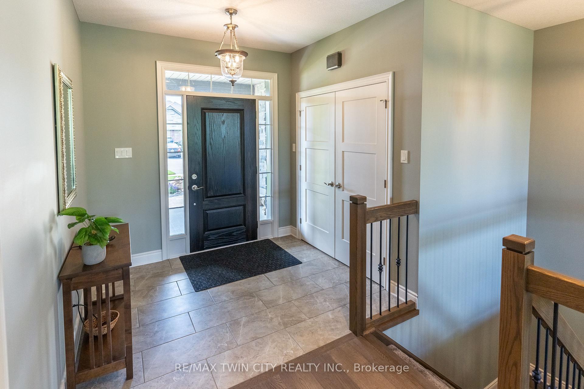 Photo 7 of 147 Robin Ridge Drive, Central Elgin, Belmont — HOMEH