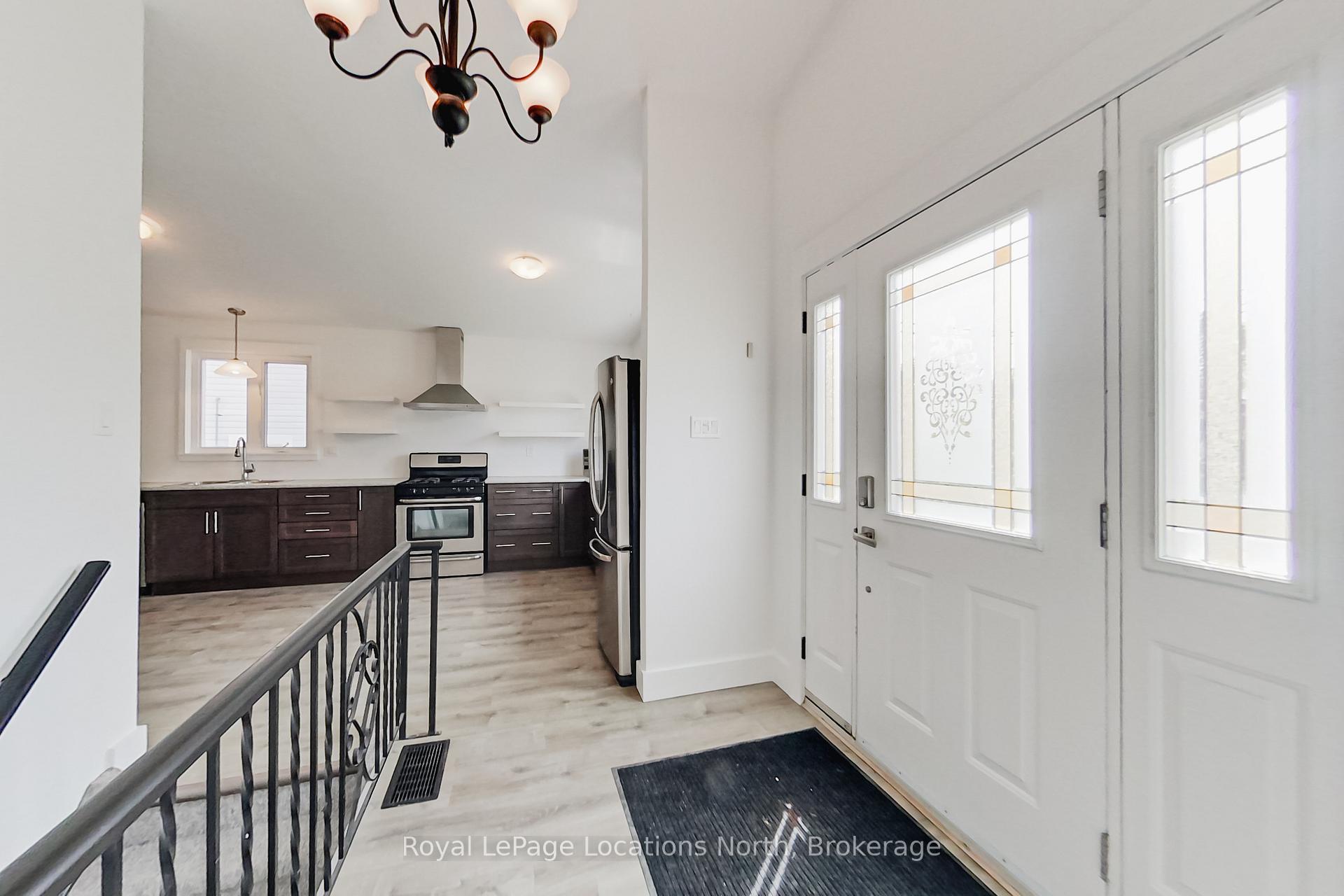 Photo 2 of 129 Spruce Street, Collingwood — HOMEH
