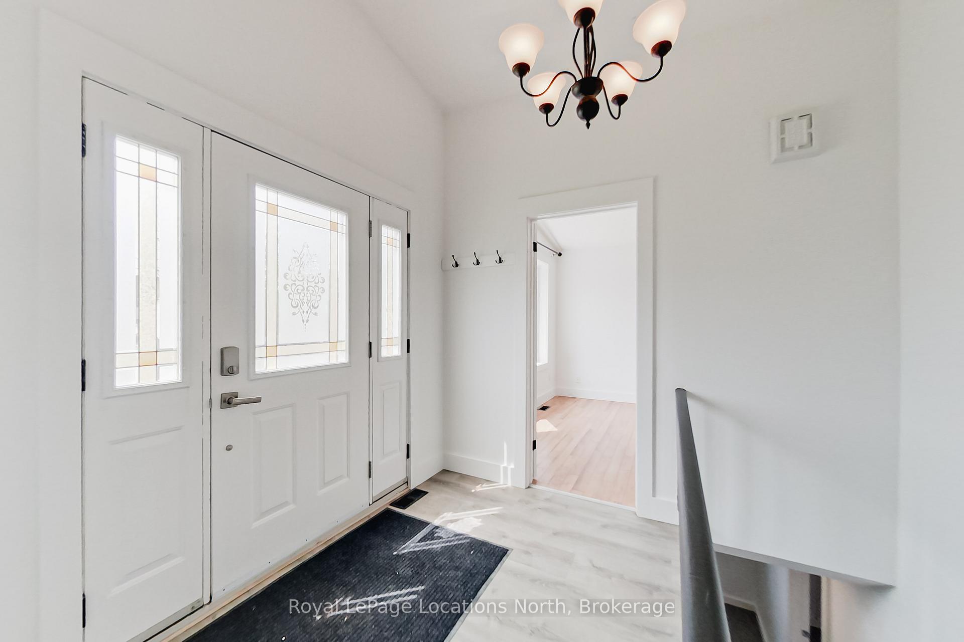 Photo 4 of 129 Spruce Street, Collingwood — HOMEH