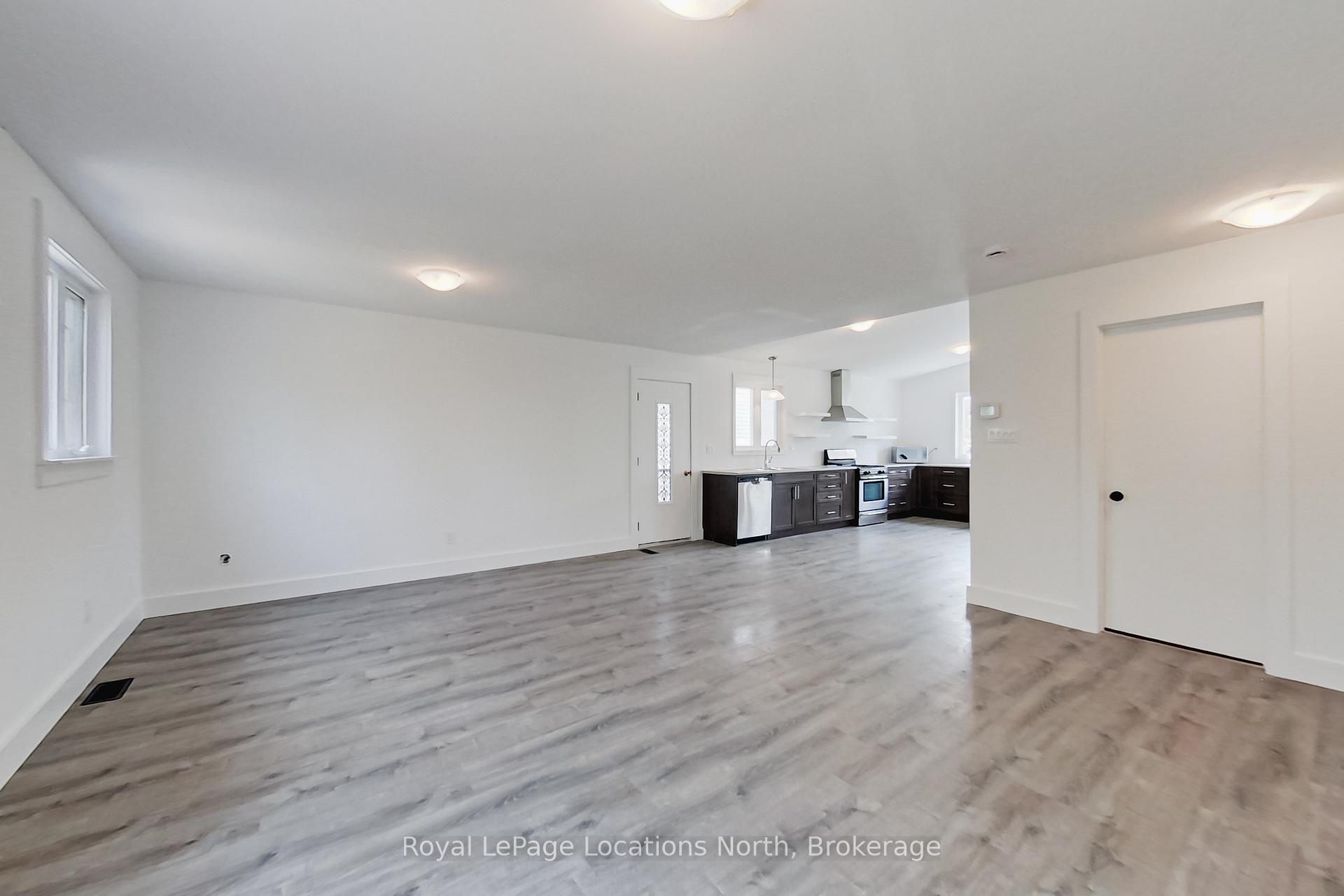Photo 9 of 129 Spruce Street, Collingwood — HOMEH