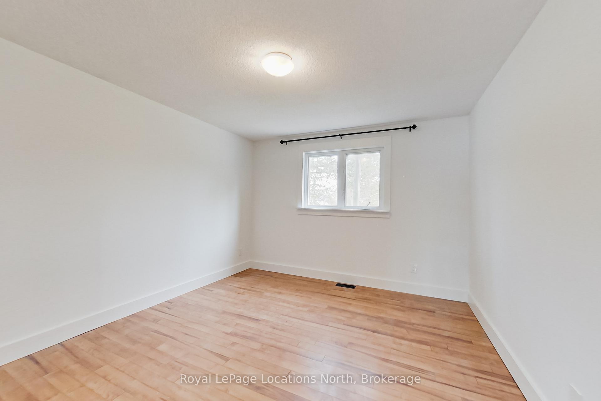 Photo 12 of 129 Spruce Street, Collingwood — HOMEH