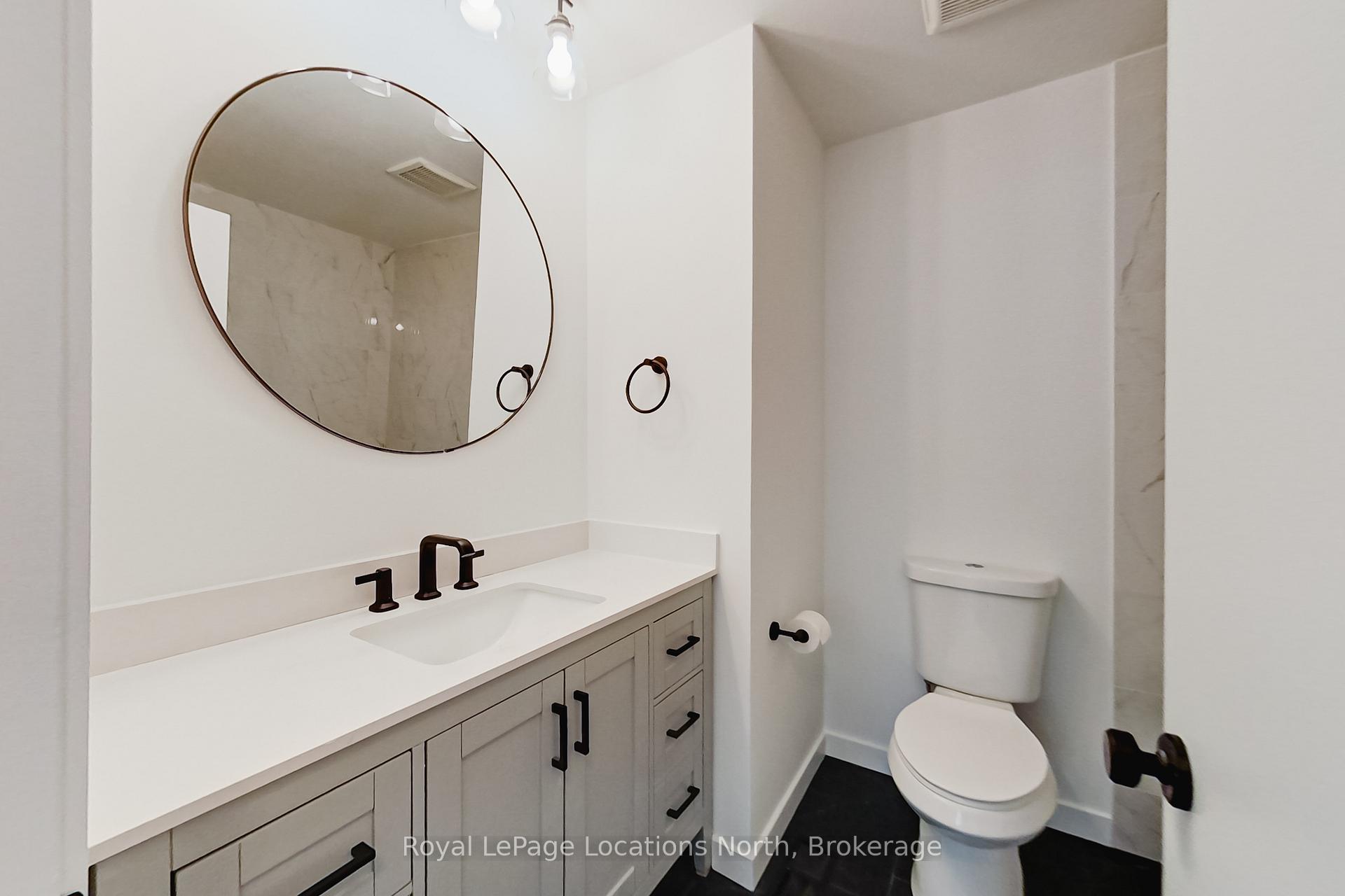 Photo 13 of 129 Spruce Street, Collingwood — HOMEH