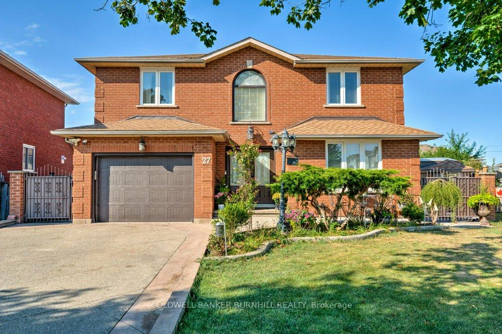 Front of 27 Pinewoods Drive