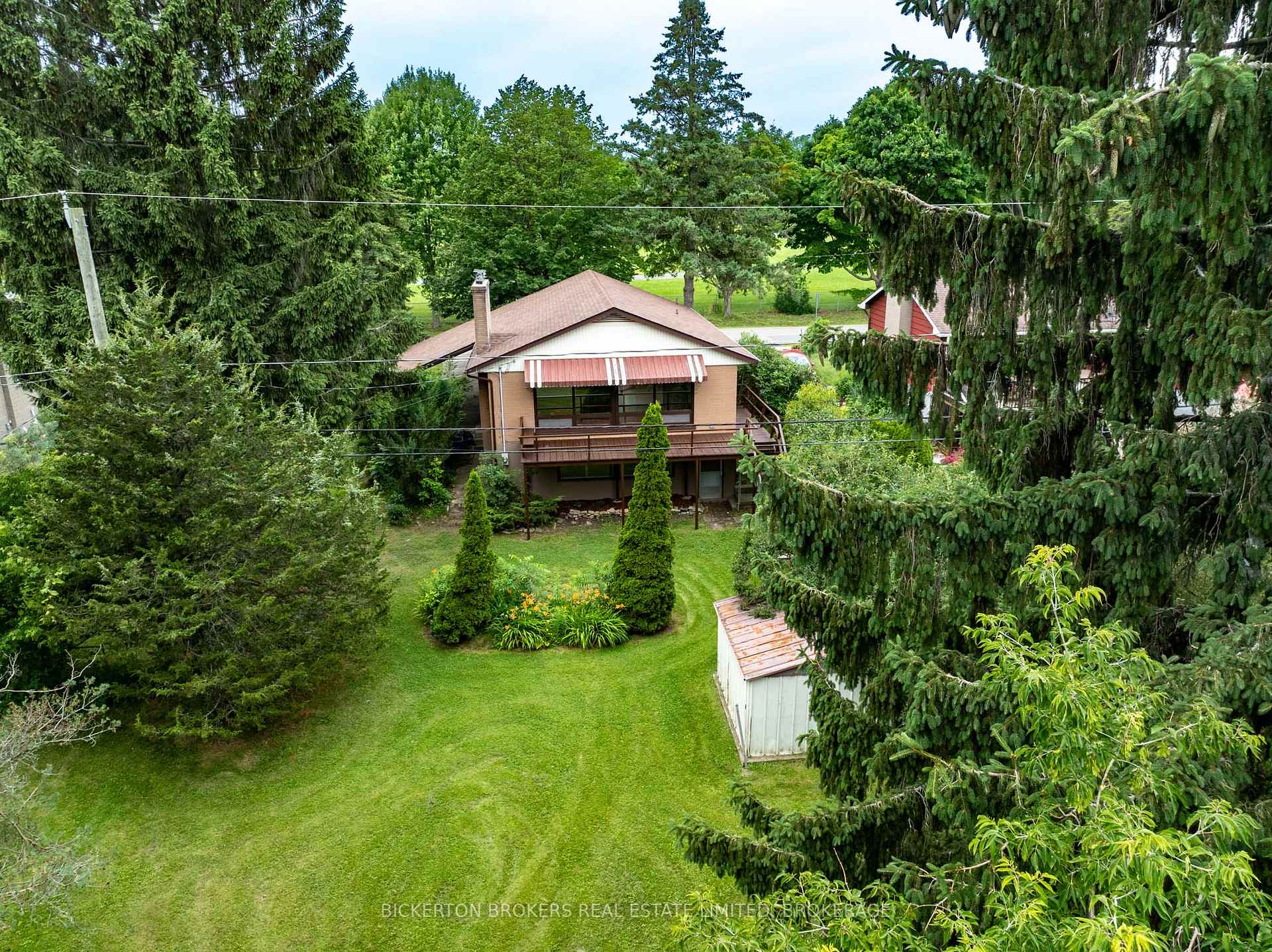 Photo 4 of 355 Elizabeth Drive, Gananoque — HOMEH