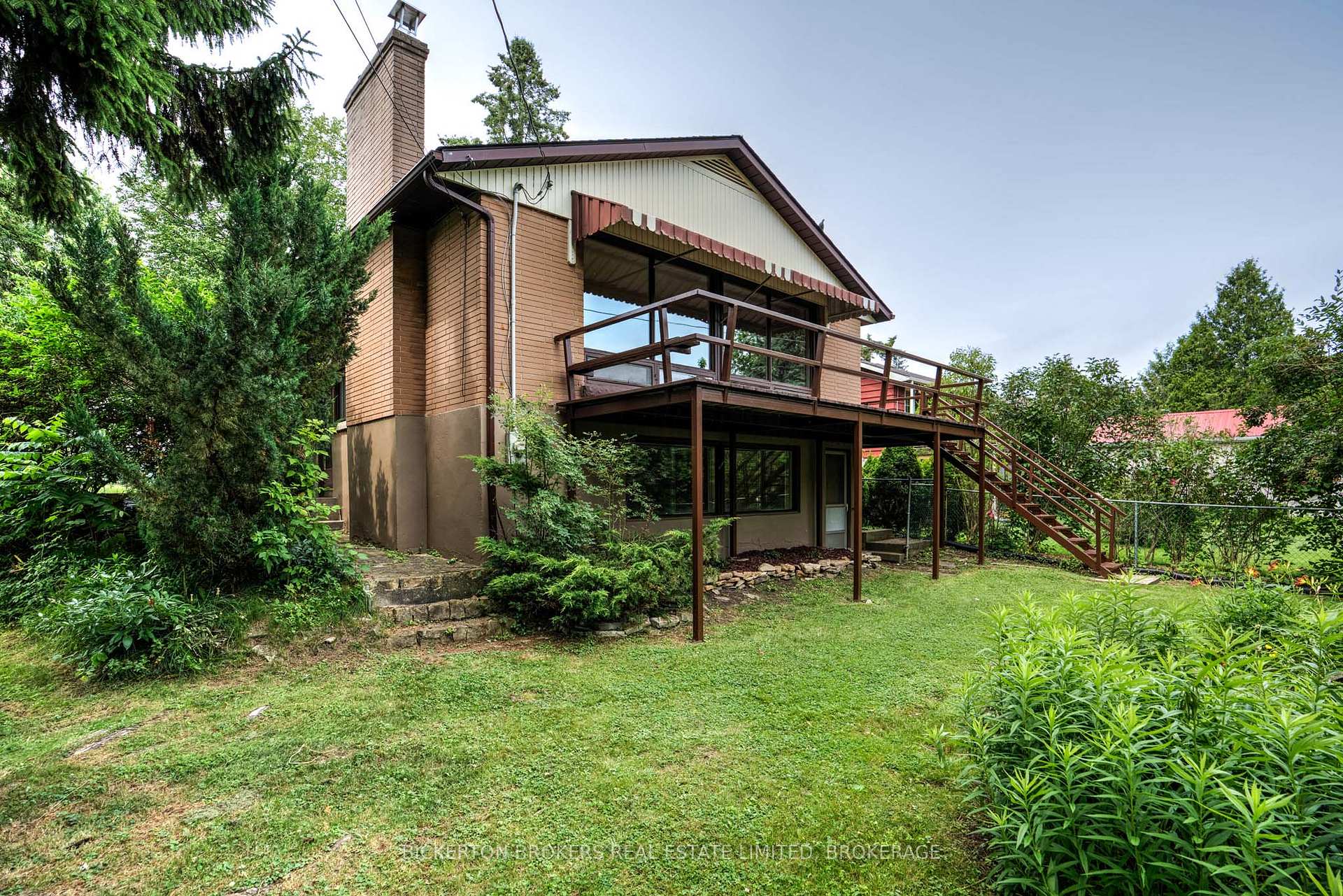 Photo 5 of 355 Elizabeth Drive, Gananoque — HOMEH
