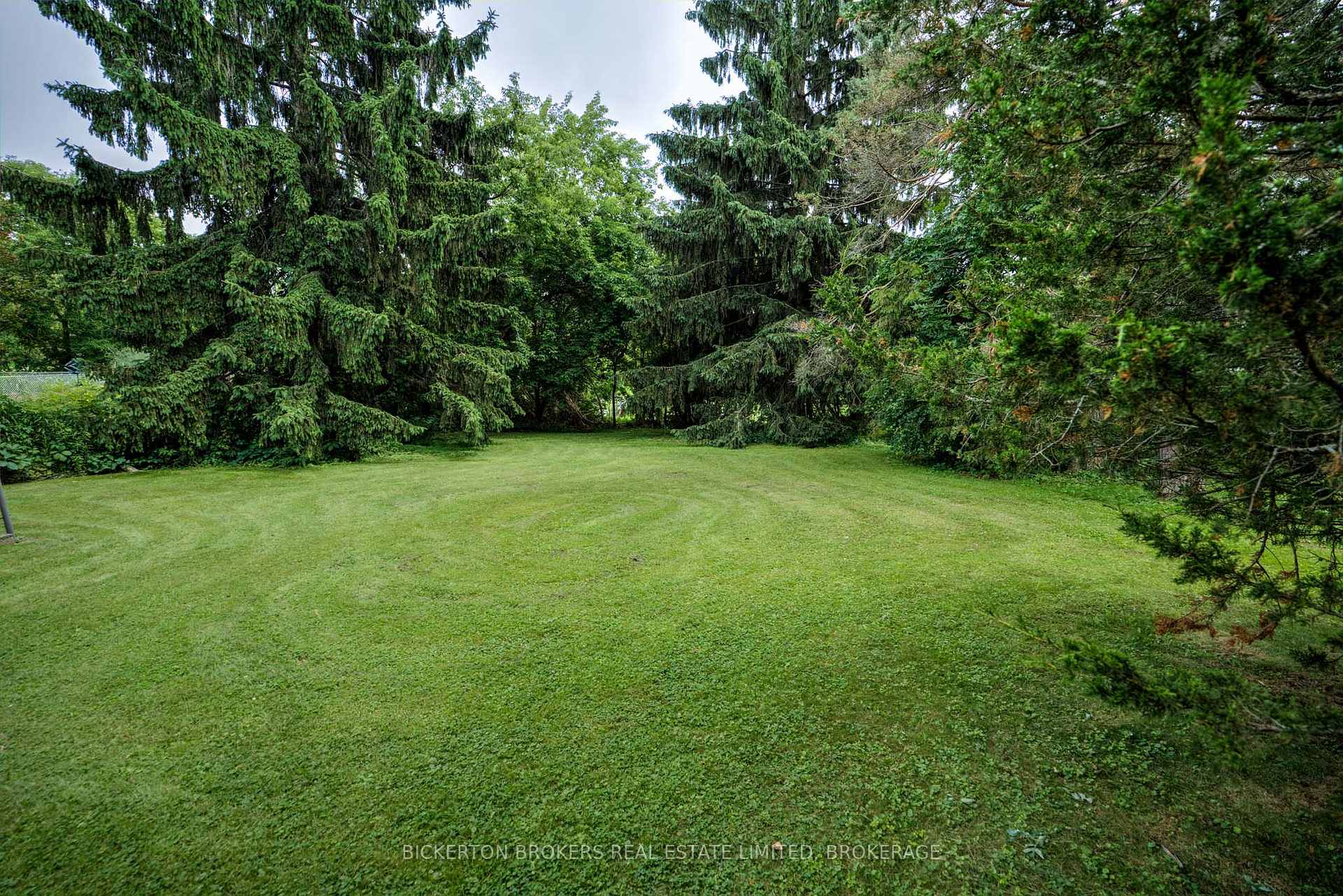 Photo 9 of 355 Elizabeth Drive, Gananoque — HOMEH