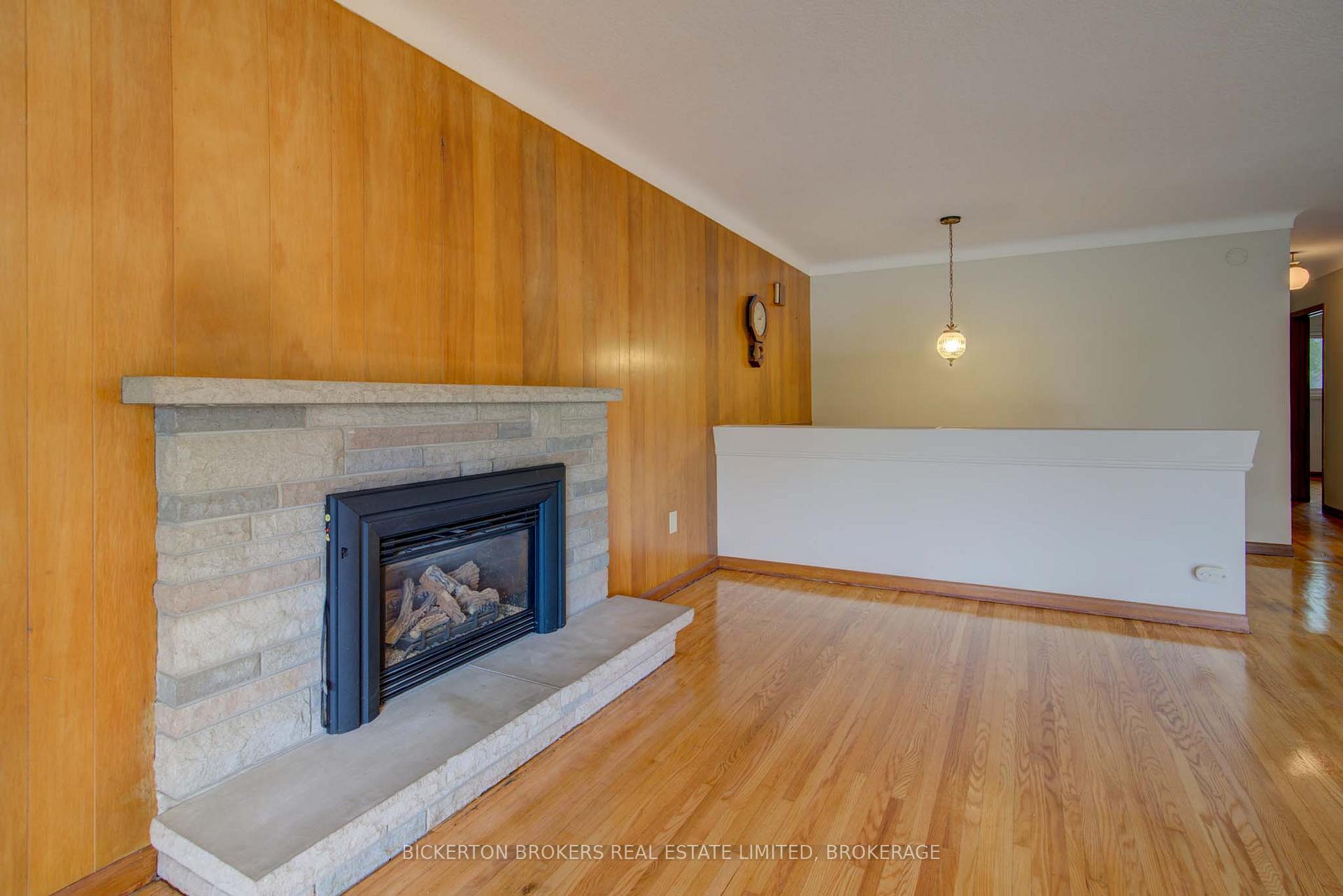 Photo 12 of 355 Elizabeth Drive, Gananoque — HOMEH