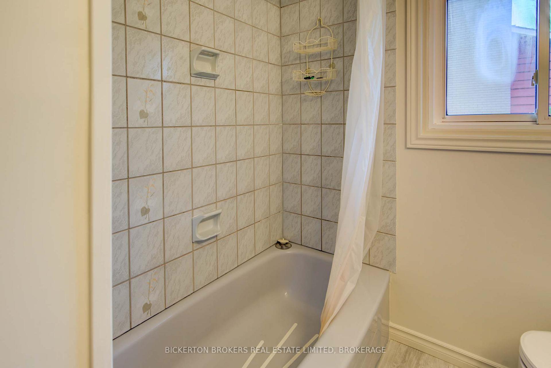 Photo 26 of 355 Elizabeth Drive, Gananoque — HOMEH