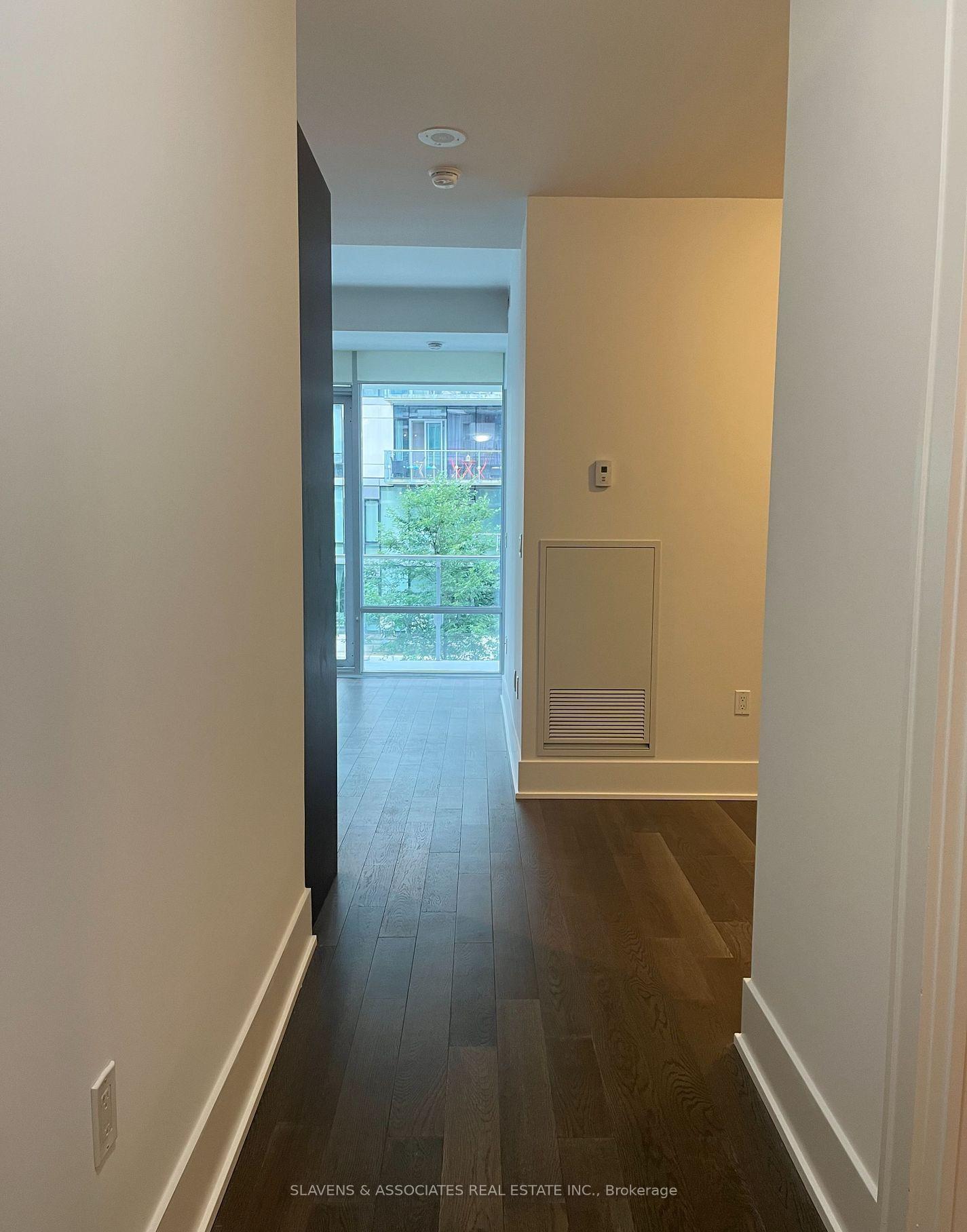 Photo 3 of Unit 417, 29 Queens Quay E, Toronto, Waterfront Communities — HOMEH