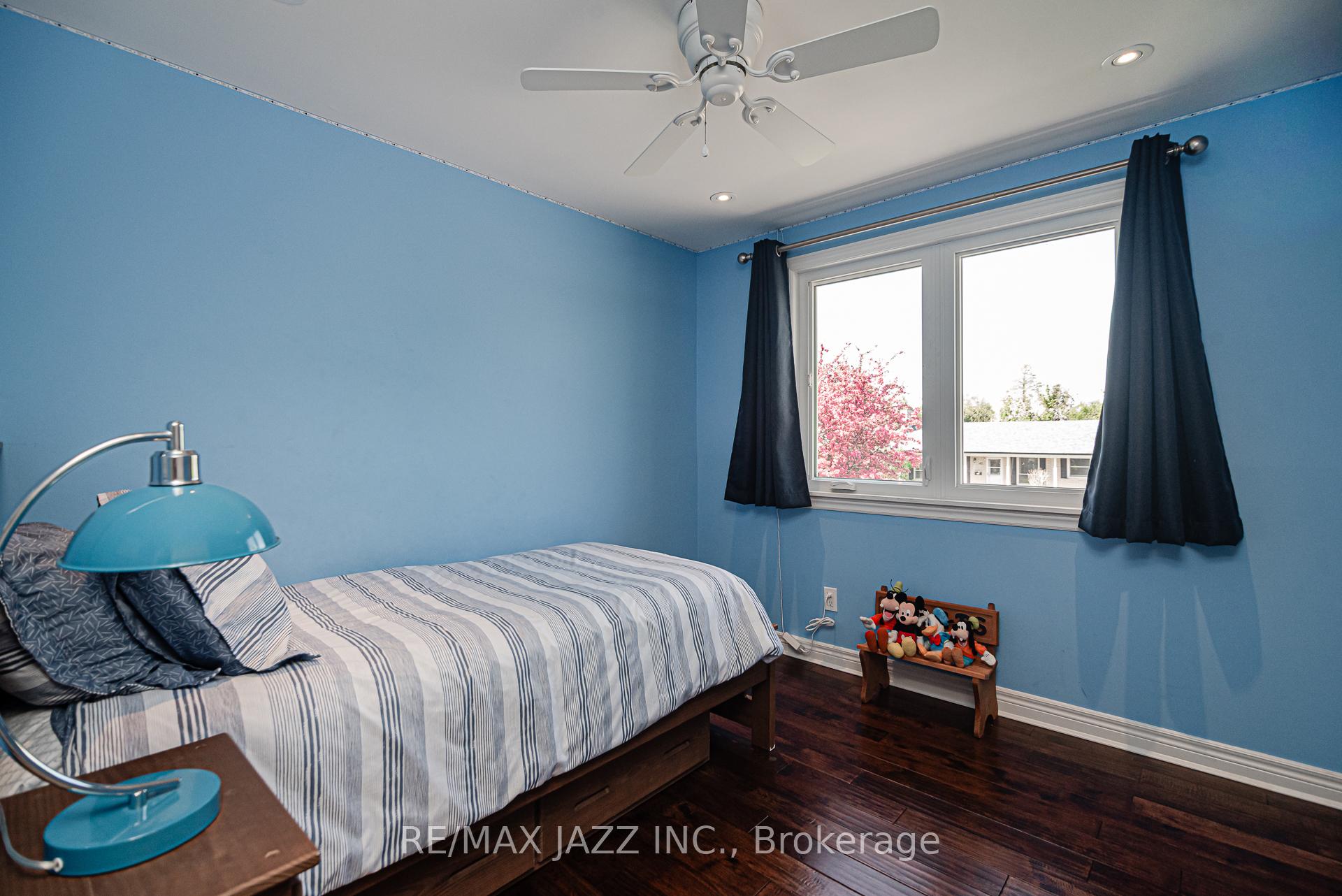 Photo 11 of 35 Strathy Road, Ajax, South East — HOMEH