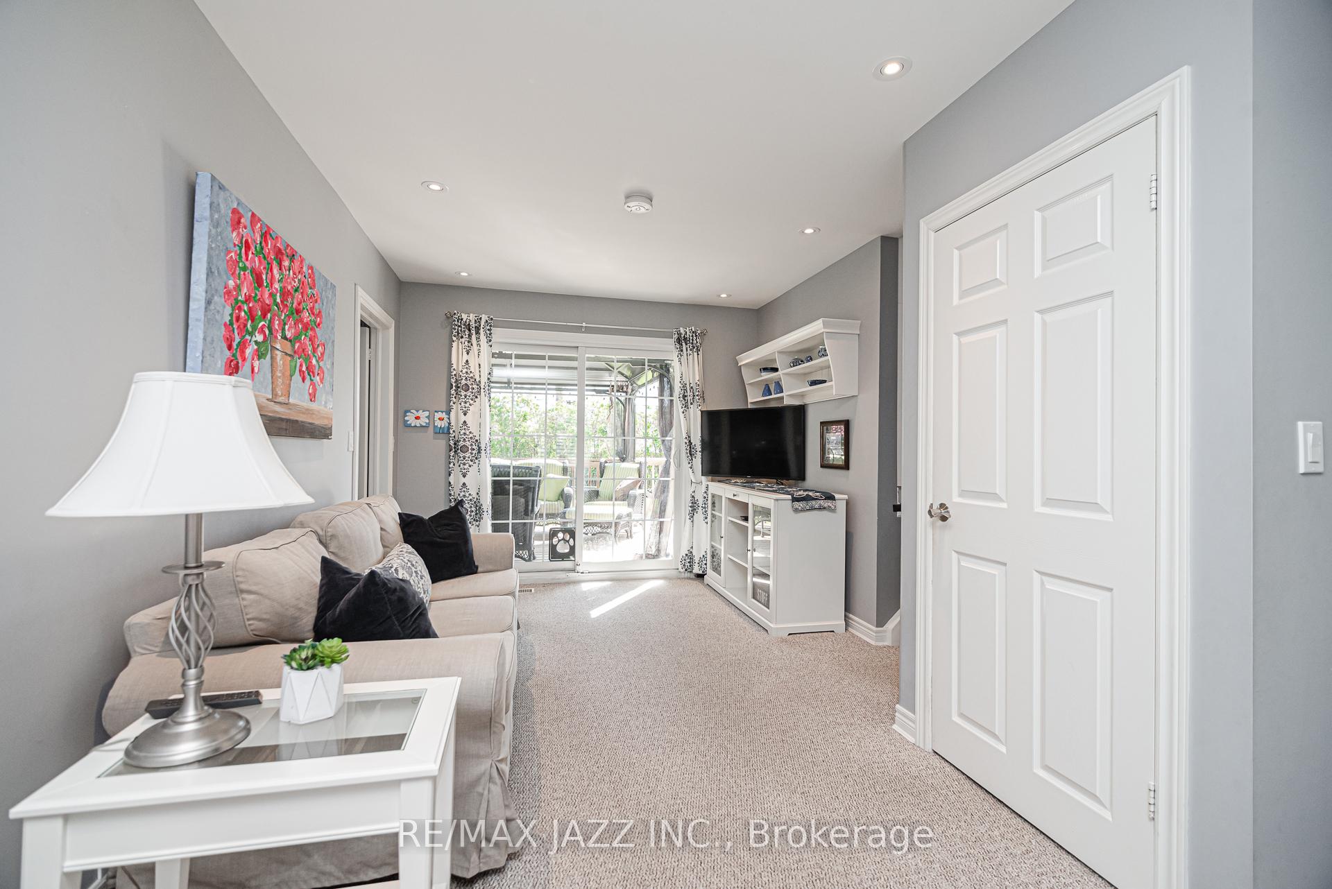 Photo 15 of 35 Strathy Road, Ajax, South East — HOMEH