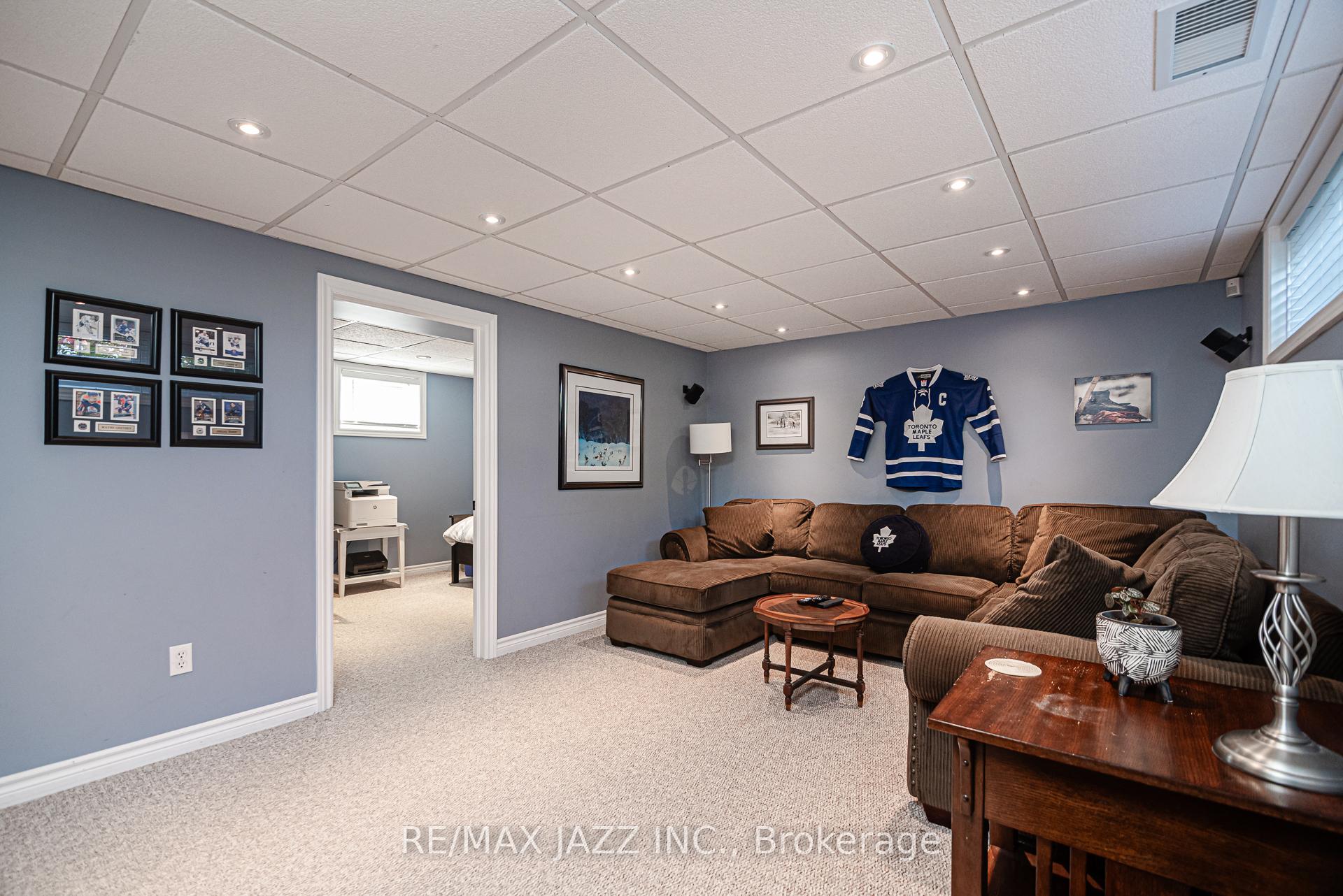 Photo 17 of 35 Strathy Road, Ajax, South East — HOMEH