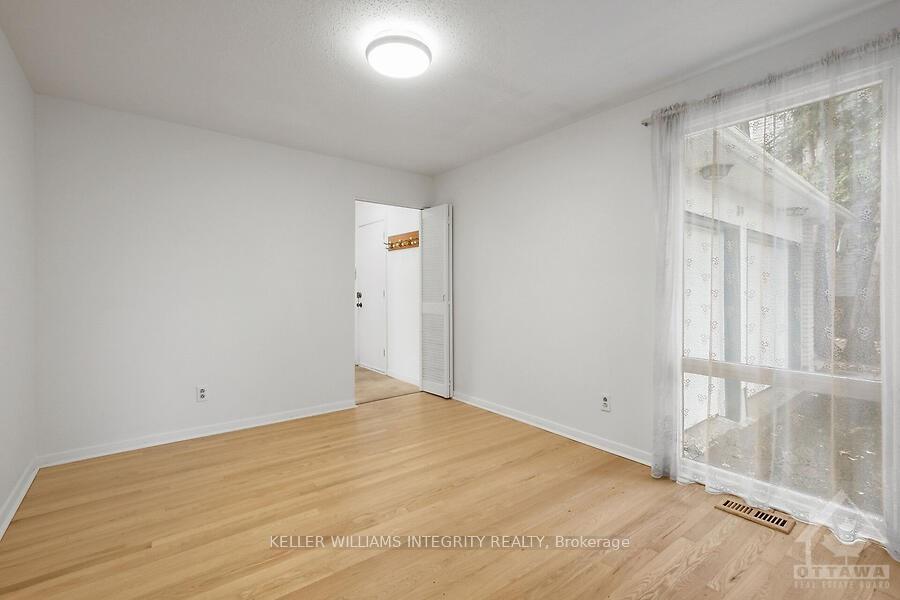 Photo 2 of 89 Beaver Ridge, Ottawa, City View/Skyline/Fisher Heights/Parkwood Hills — HOMEH