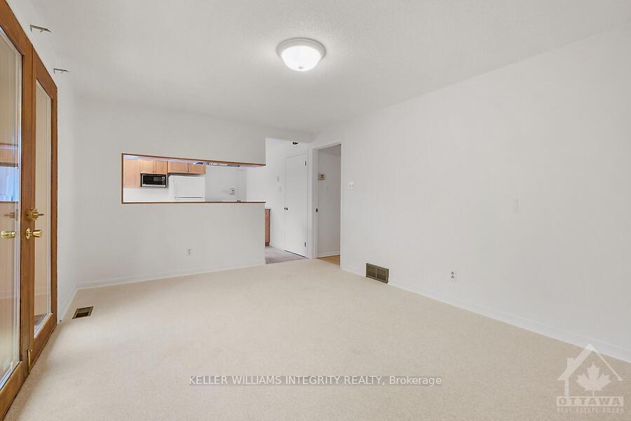 Photo 6 of 89 Beaver Ridge, Ottawa, City View/Skyline/Fisher Heights/Parkwood Hills — HOMEH