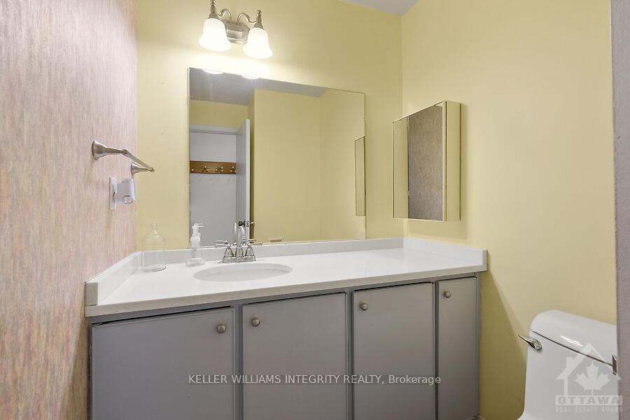 Photo 14 of 89 Beaver Ridge, Ottawa, City View/Skyline/Fisher Heights/Parkwood Hills — HOMEH