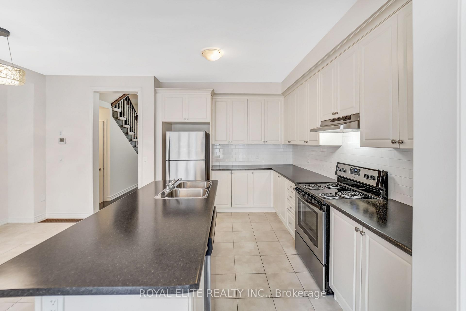 Photo 4 of 30 Talence Drive, Hamilton, Stoney Creek Mountain — HOMEH