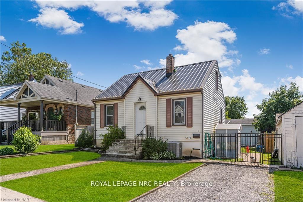 Front of 19 Campbell Avenue