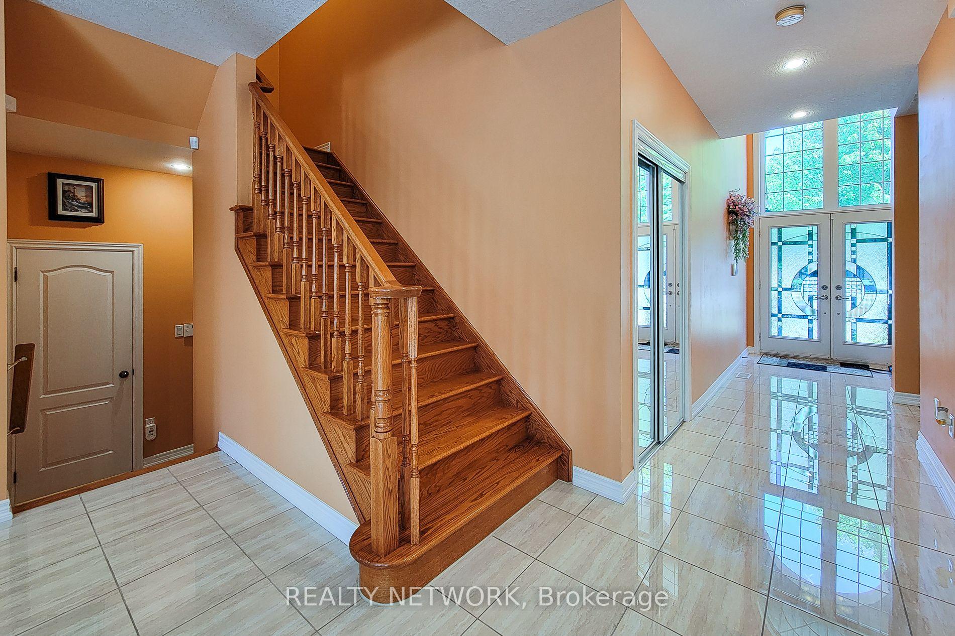 Photo 6 of 26 Colin Crescent, Hamilton, Jerome — HOMEH