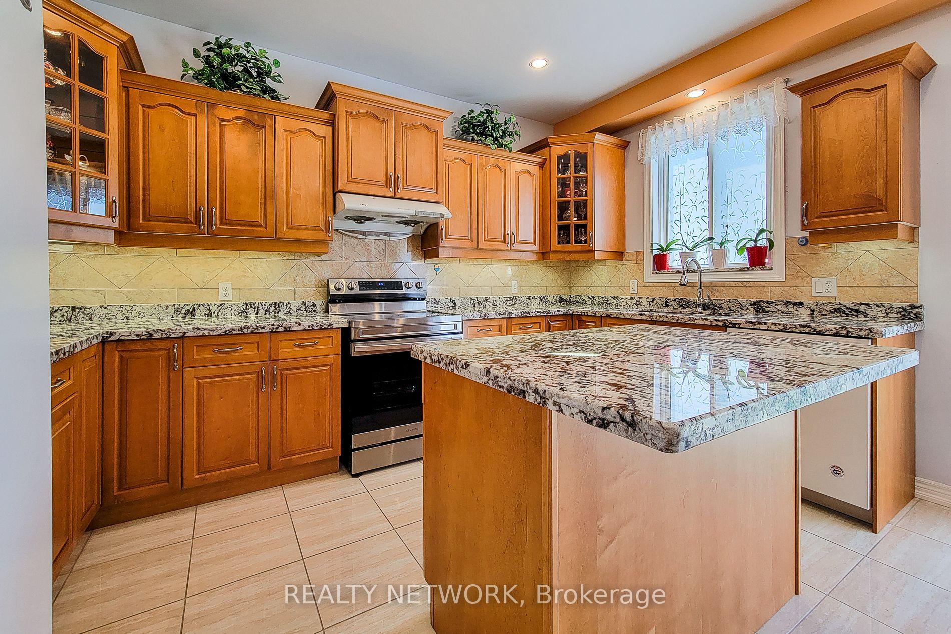 Photo 15 of 26 Colin Crescent, Hamilton, Jerome — HOMEH