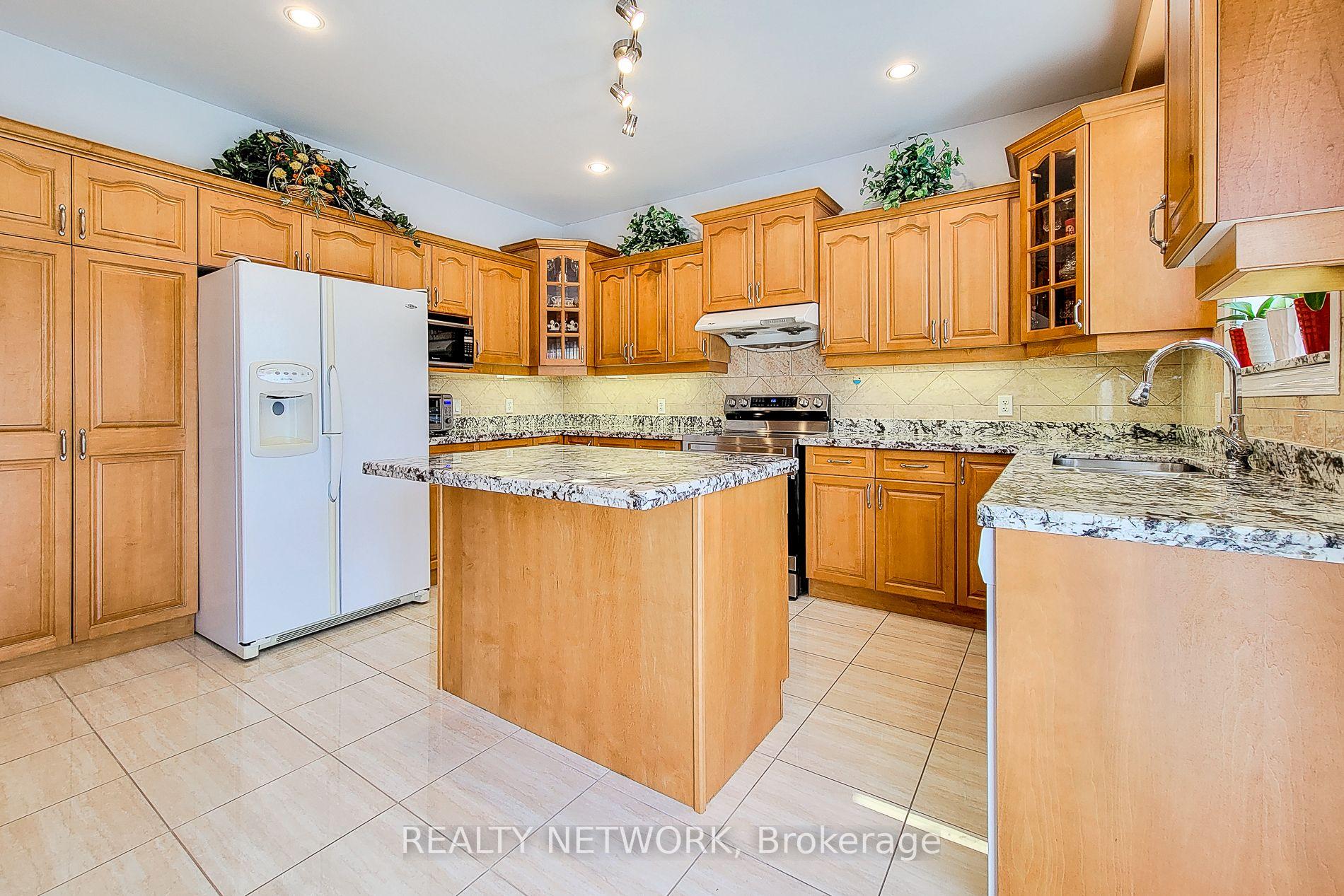 Photo 17 of 26 Colin Crescent, Hamilton, Jerome — HOMEH