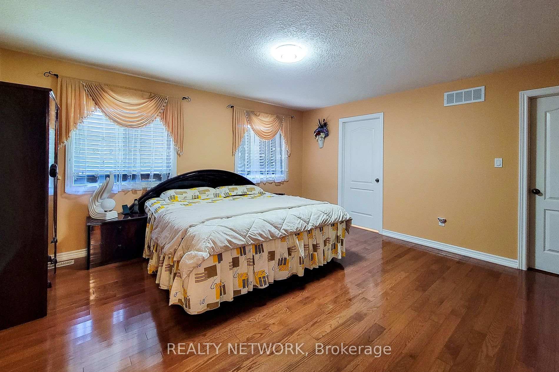 Photo 47 of 26 Colin Crescent, Hamilton, Jerome — HOMEH