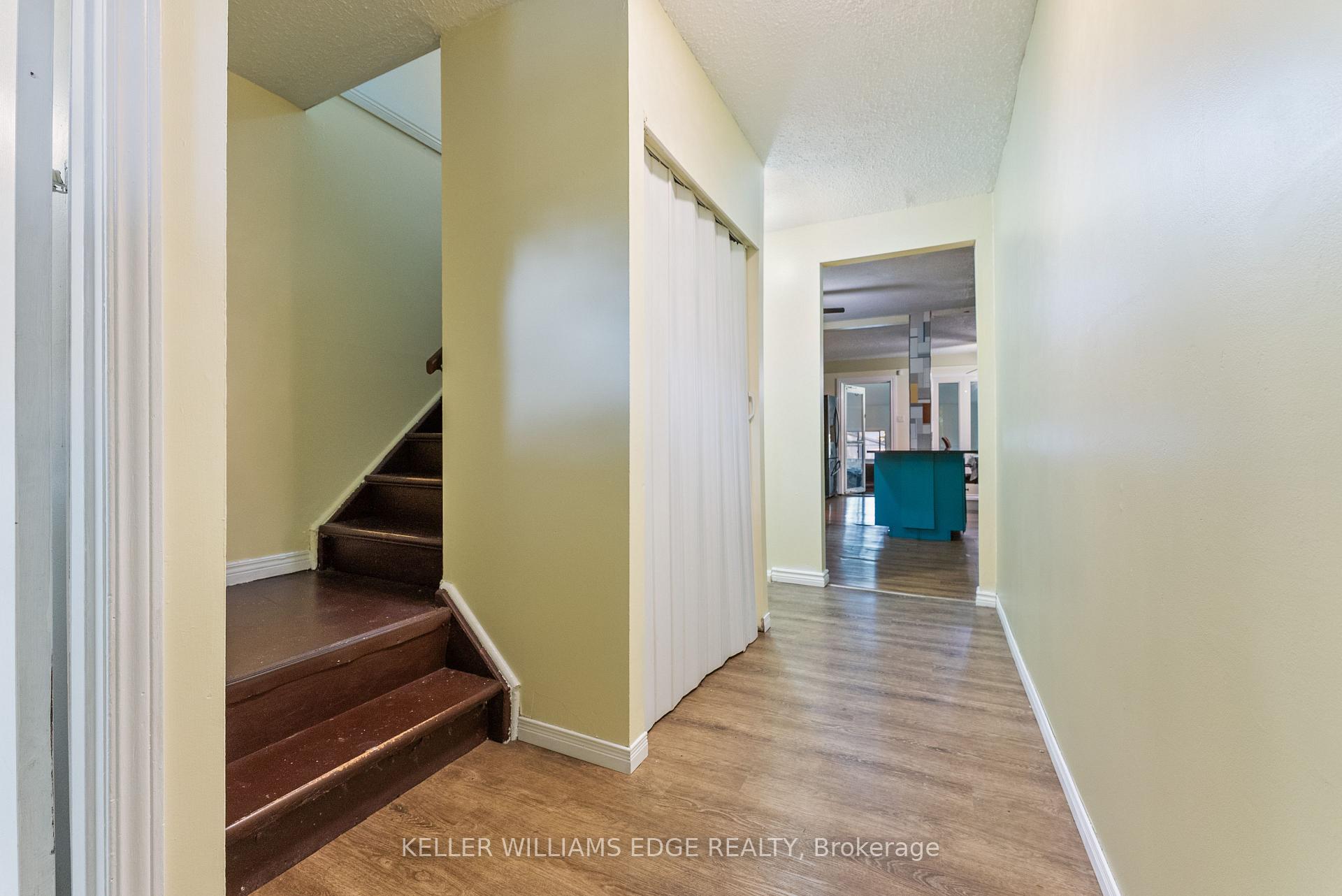 Photo 7 of 16 Silvervine Drive, Hamilton, Stoney Creek Mountain — HOMEH