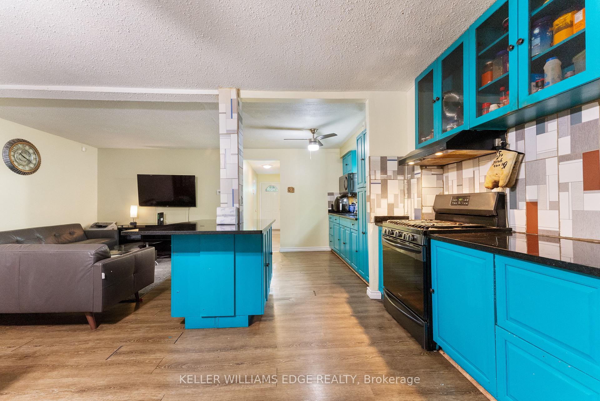 Photo 10 of 16 Silvervine Drive, Hamilton, Stoney Creek Mountain — HOMEH