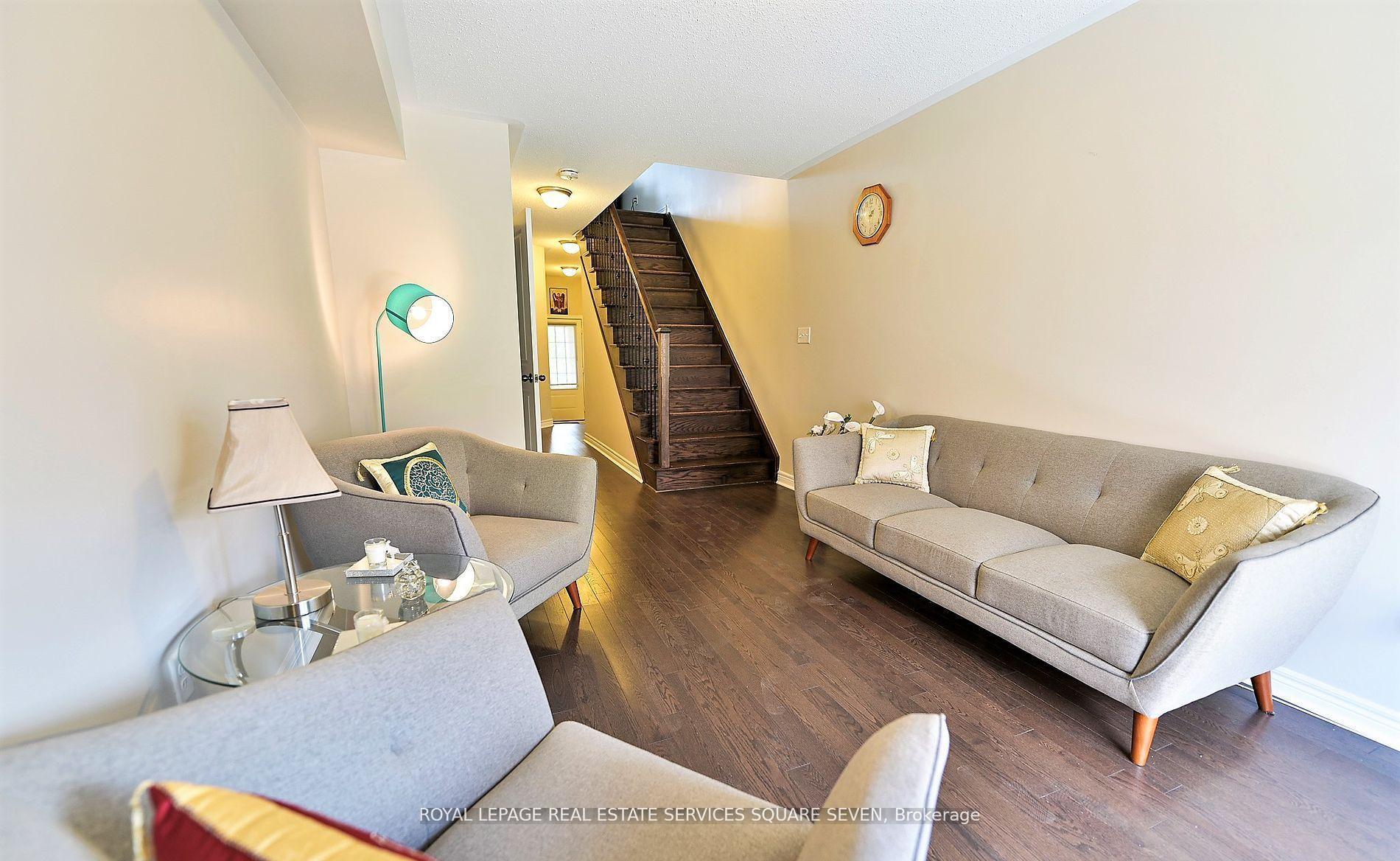 Photo 4 of Unit 3, 27 Pennycross Crescent, Brampton, Northwest Brampton — HOMEH