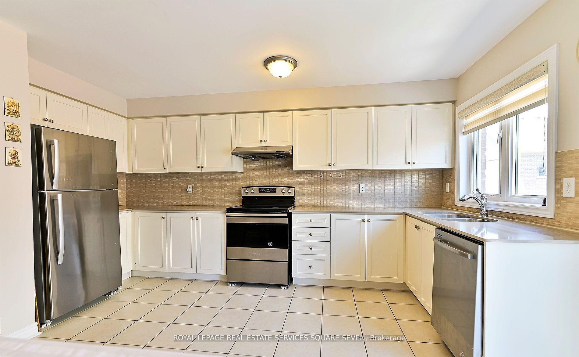 Photo 16 of Unit 3, 27 Pennycross Crescent, Brampton, Northwest Brampton — HOMEH