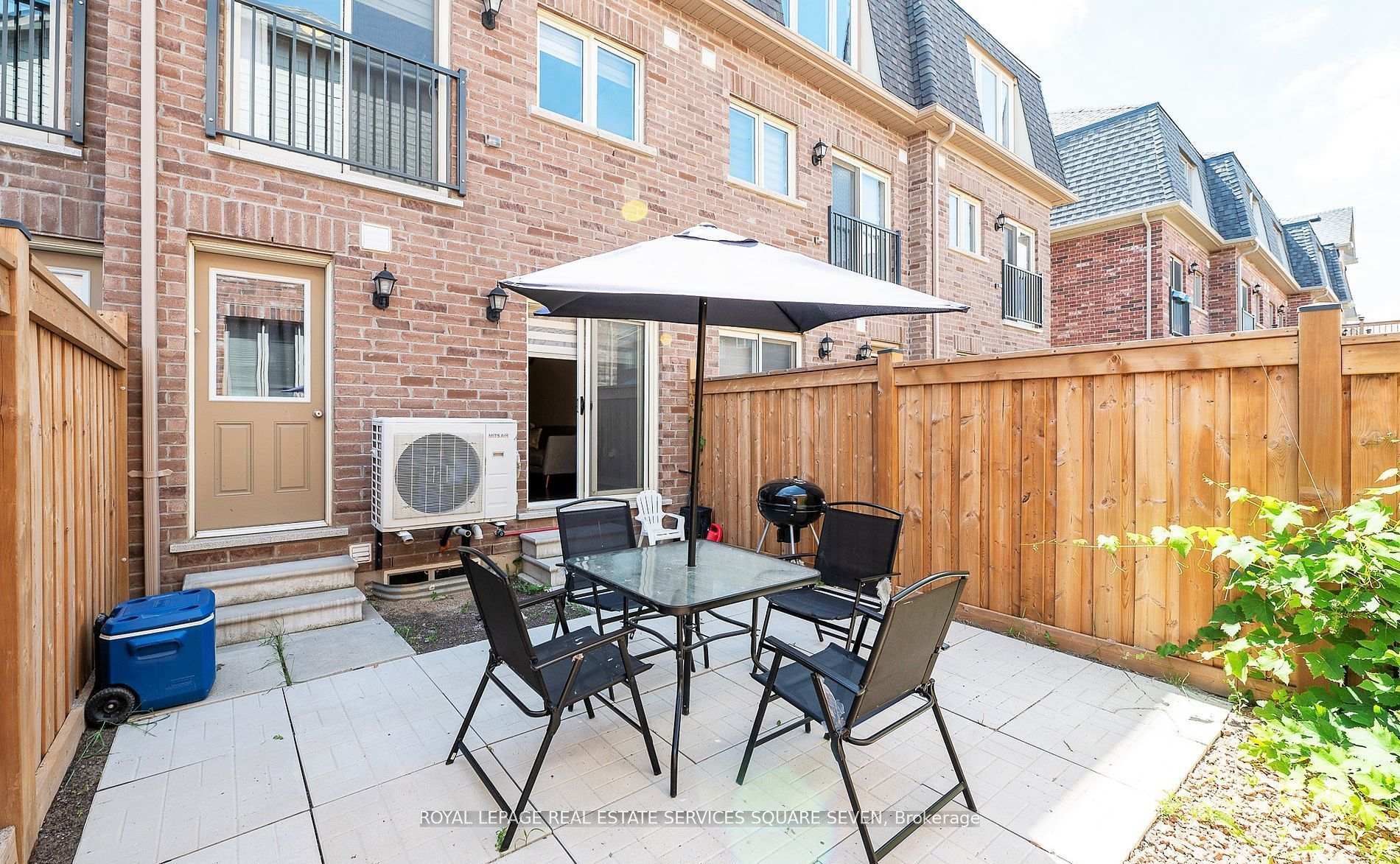 Photo 7 of Unit 3, 27 Pennycross Crescent, Brampton, Northwest Brampton — HOMEH