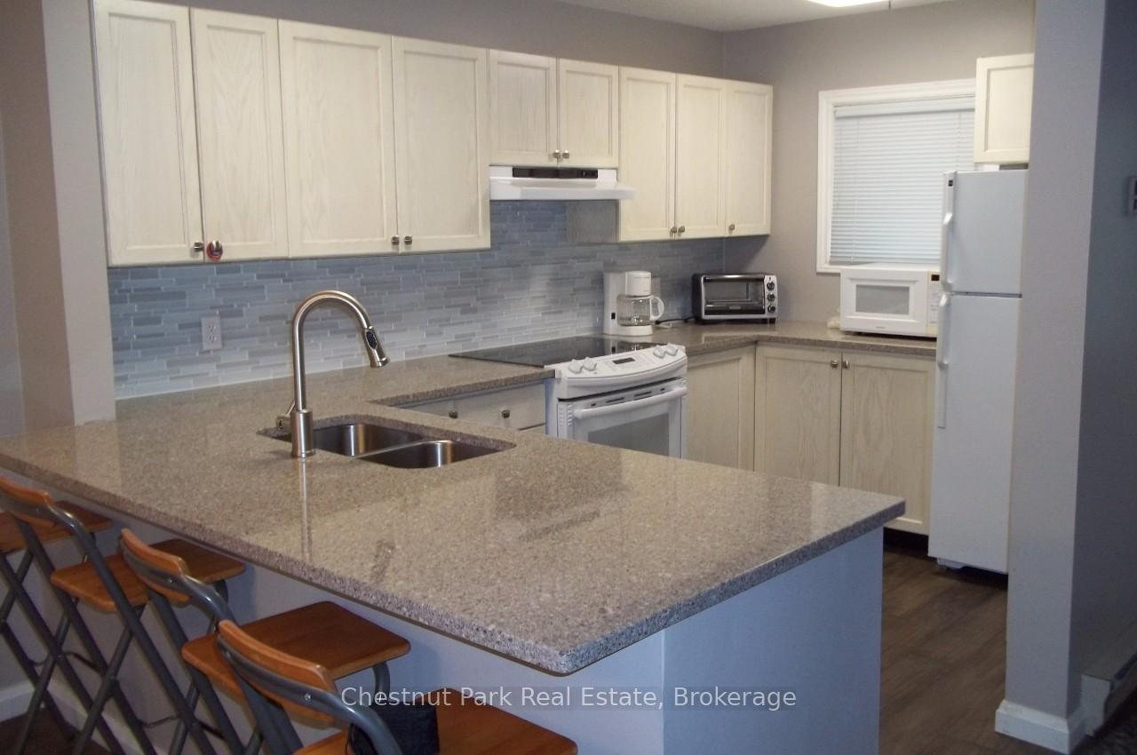 Photo 2 of 387 Mariners Way, Collingwood — HOMEH