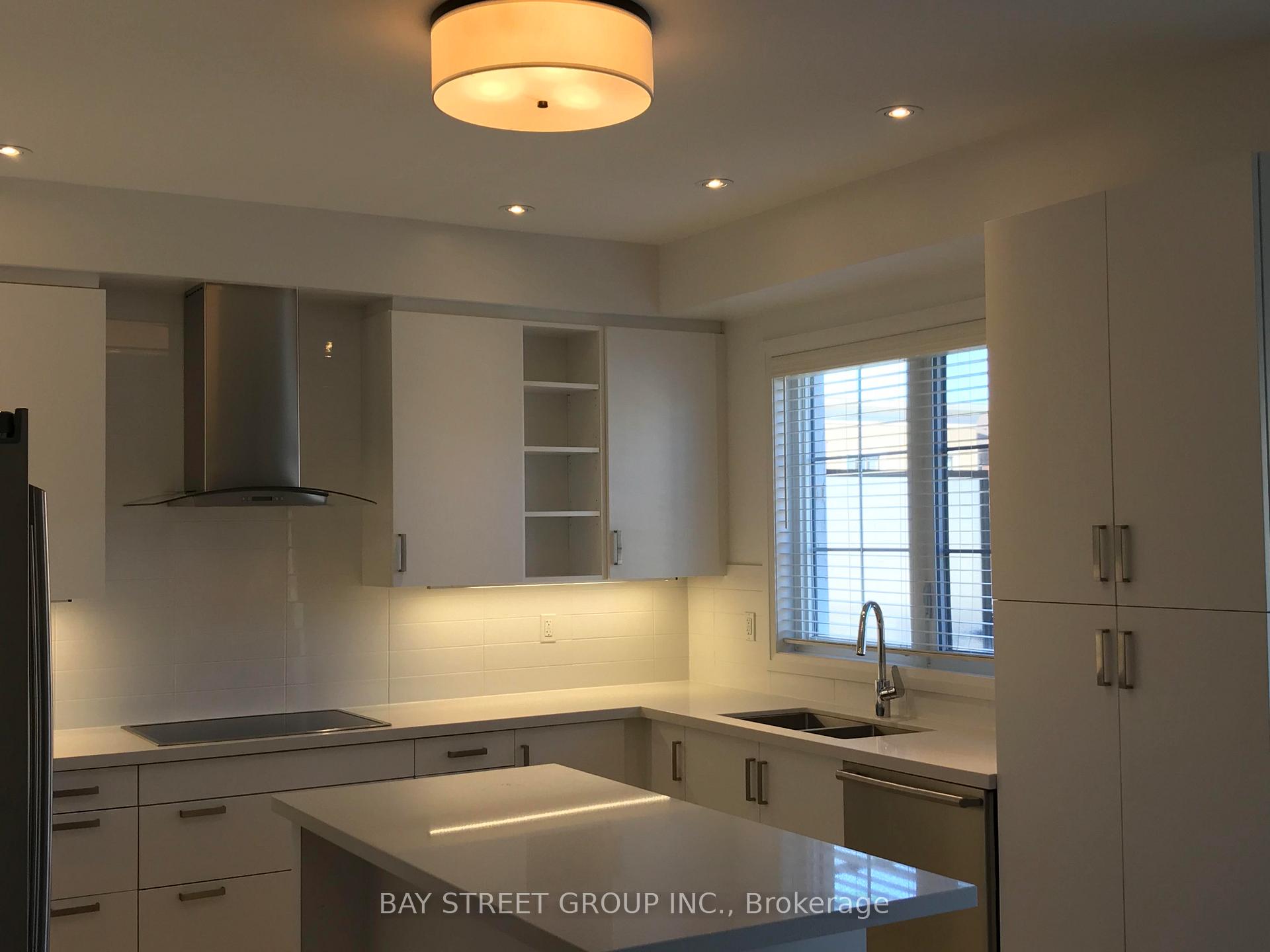 Photo 4 of 63 Village Parkway, Markham, Unionville — HOMEH