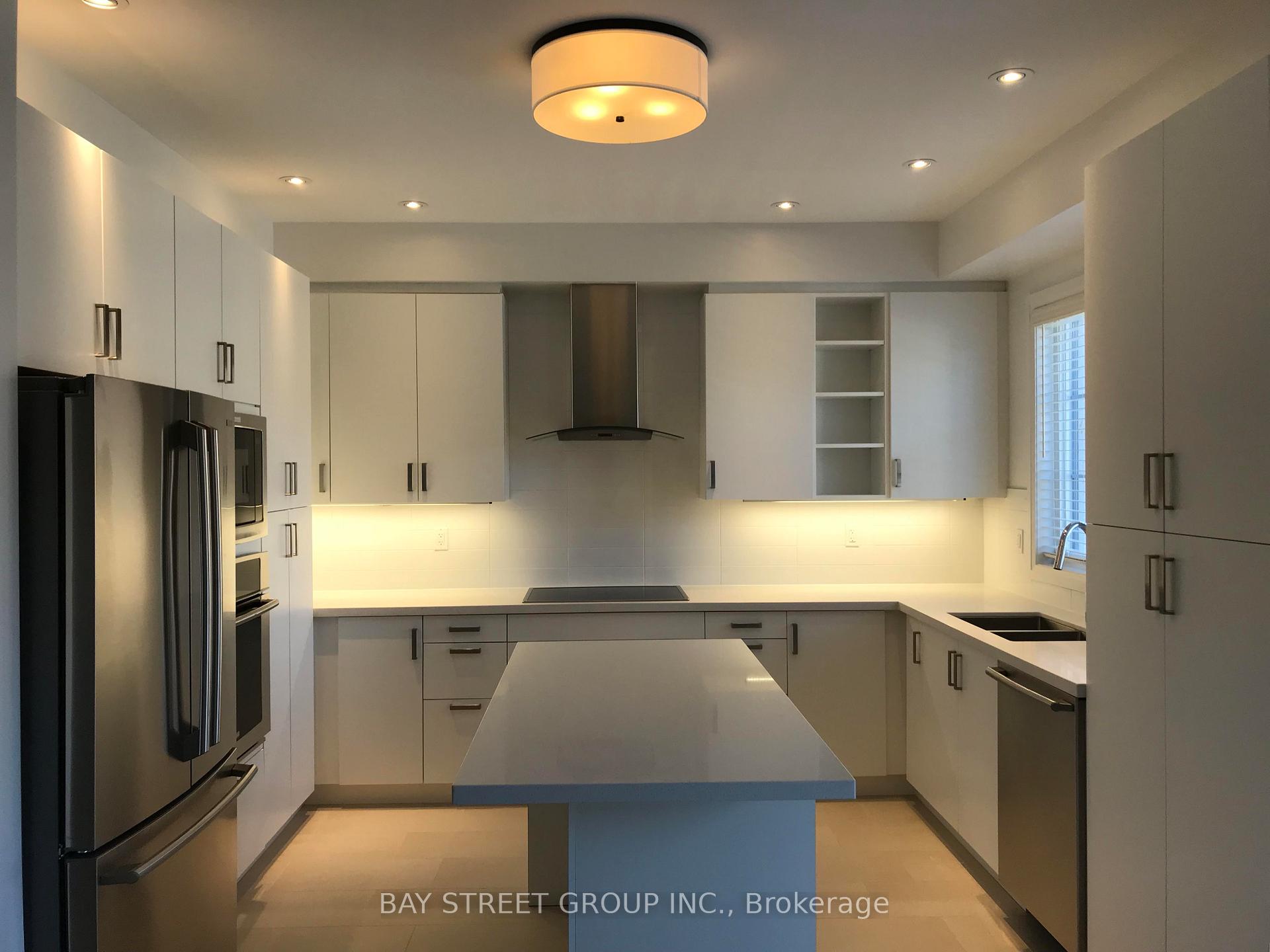 Photo 5 of 63 Village Parkway, Markham, Unionville — HOMEH