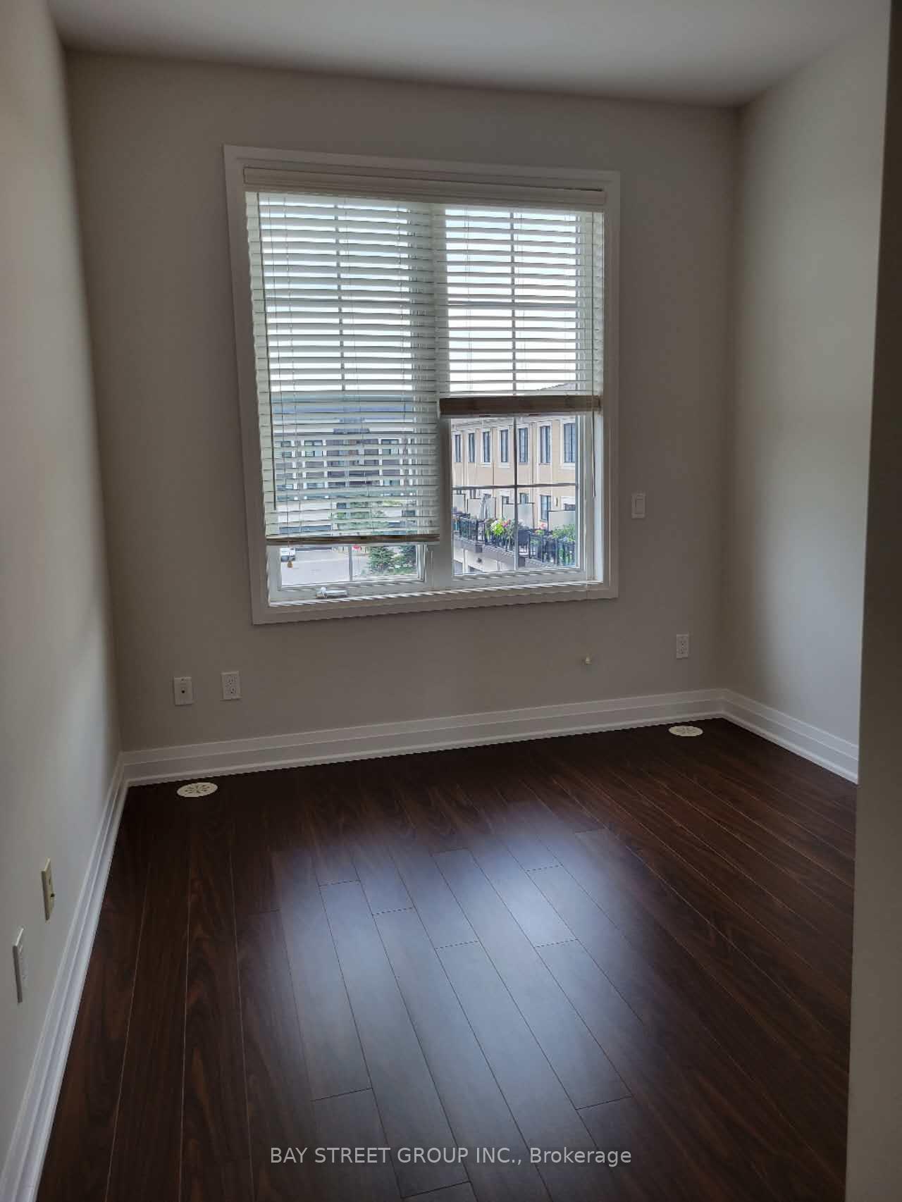 Photo 11 of 63 Village Parkway, Markham, Unionville — HOMEH