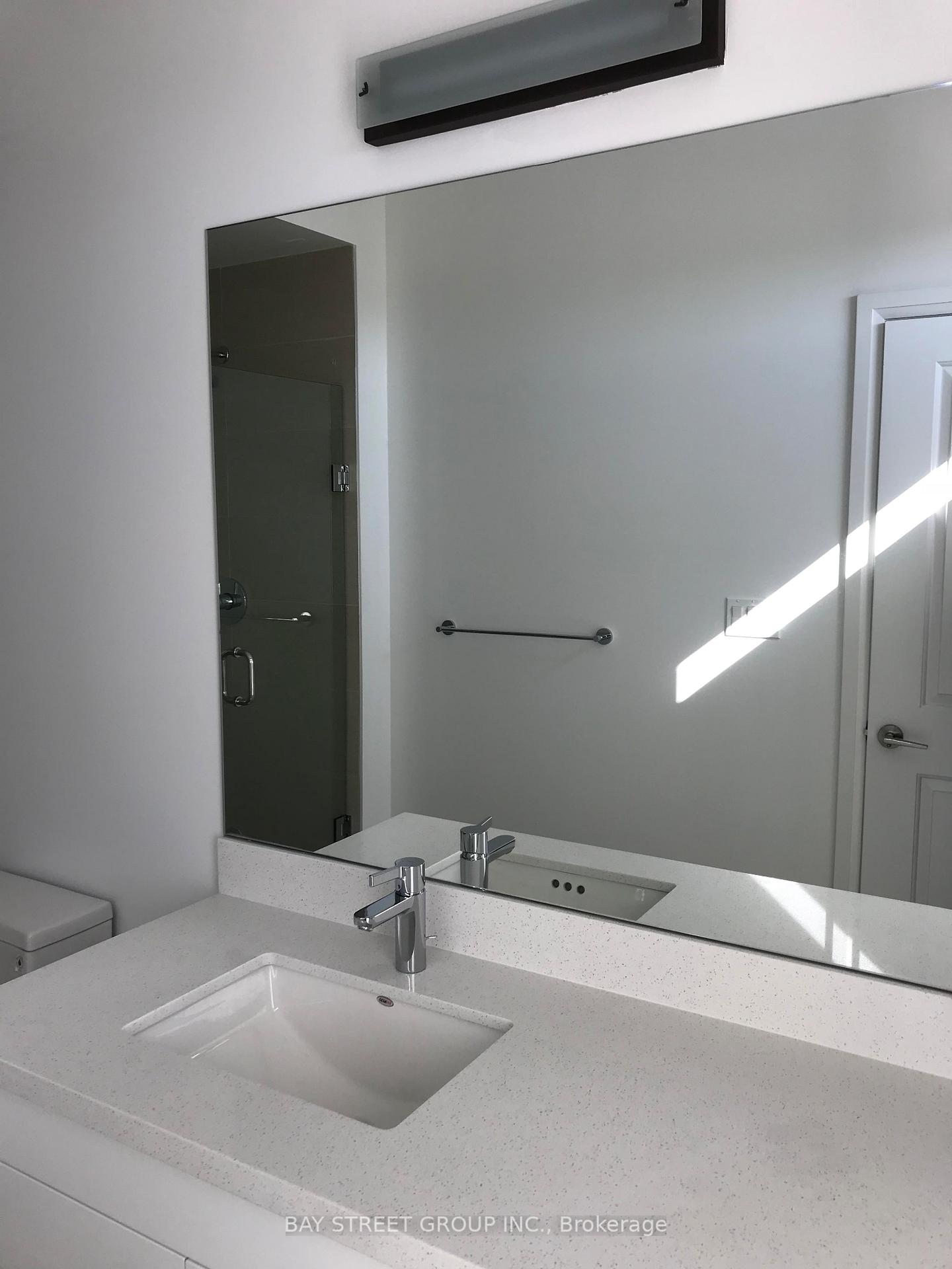 Photo 13 of 63 Village Parkway, Markham, Unionville — HOMEH